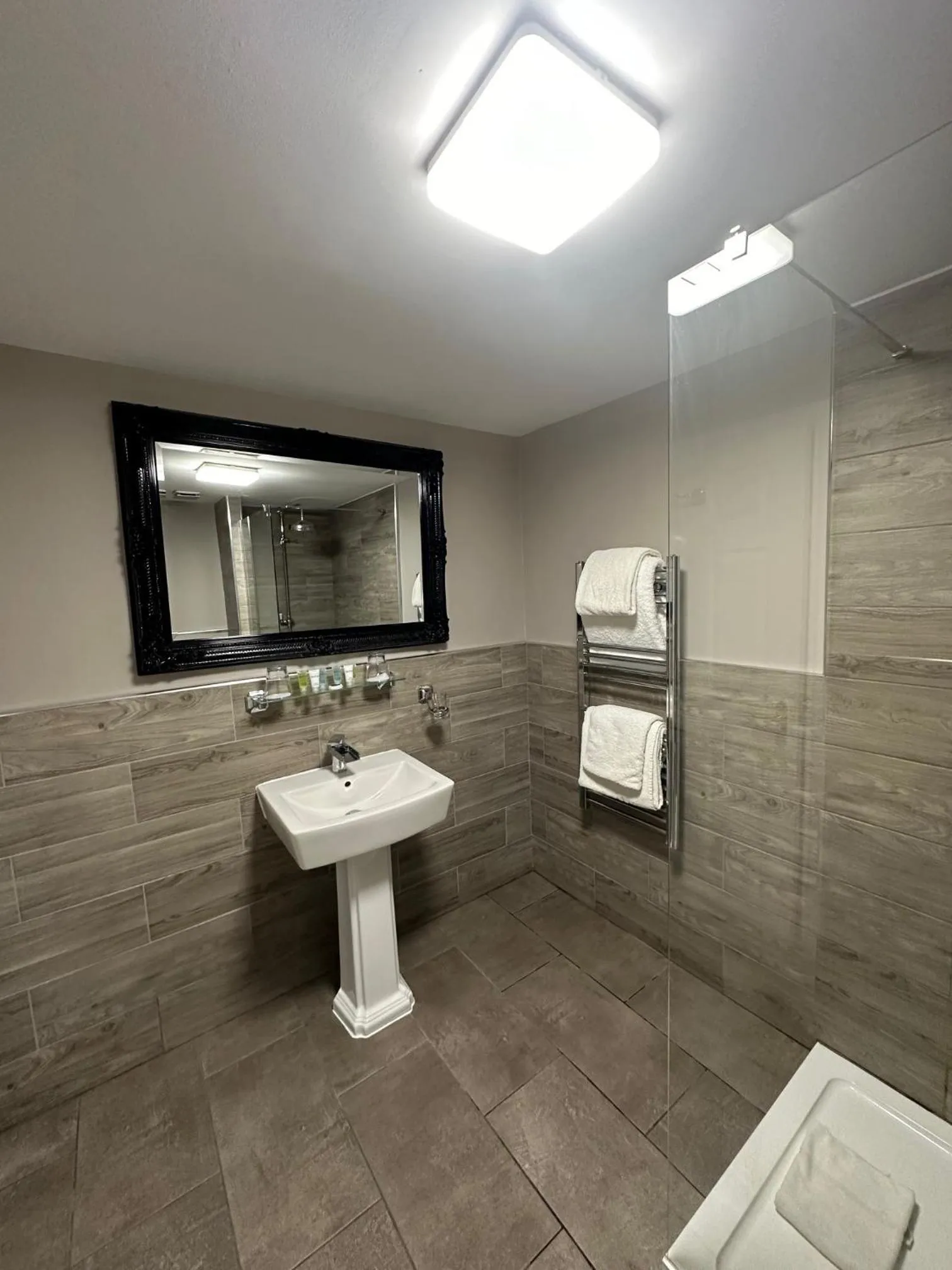 Bathroom in Langtry Manor Hotel