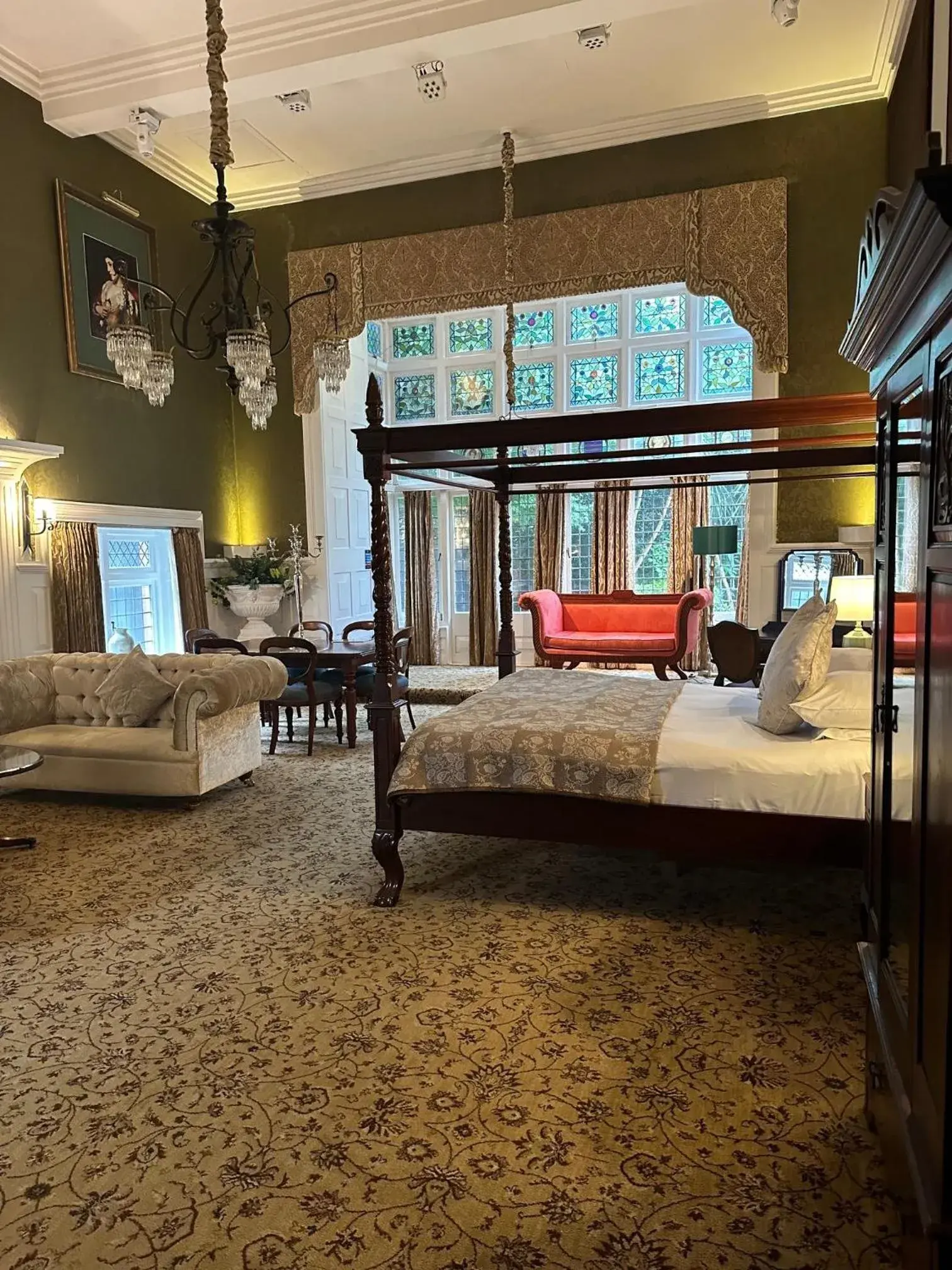 Presidential Suite in Langtry Manor Hotel Presidential Suite in Langtry Manor Hotel