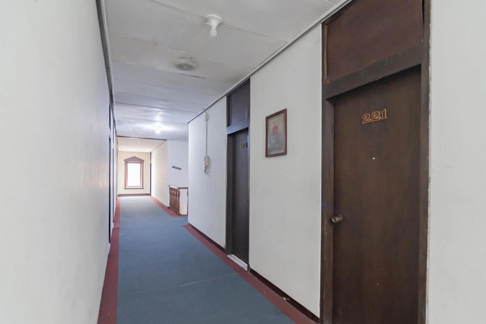 Property building in Istana Hotel Bandung Mitra RedDoorz