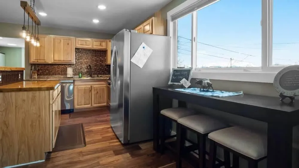 Kitchen or kitchenette in Mom's House - 1 block from downtown & Hot Tub