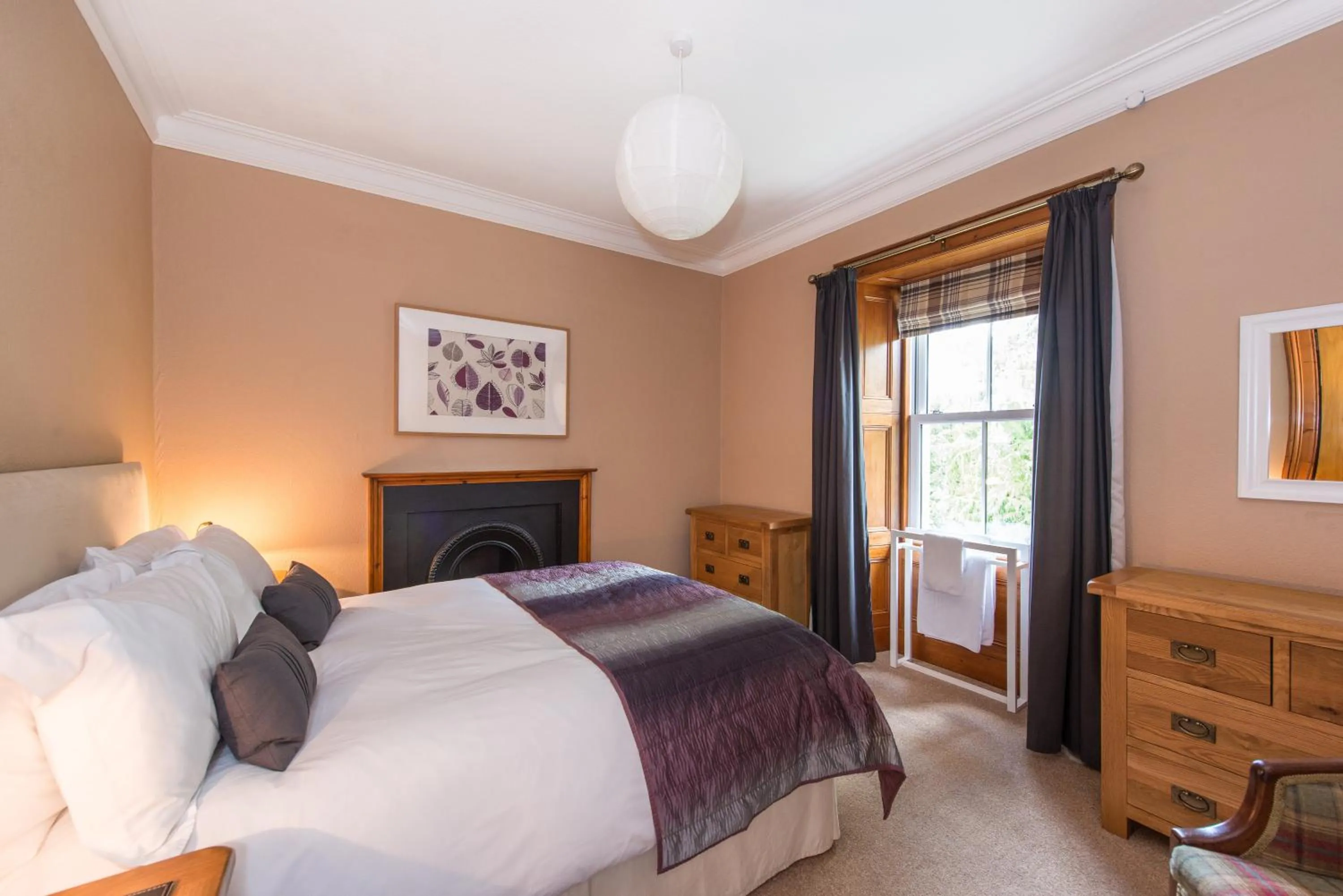 Bed in Colterscleuch House B&B