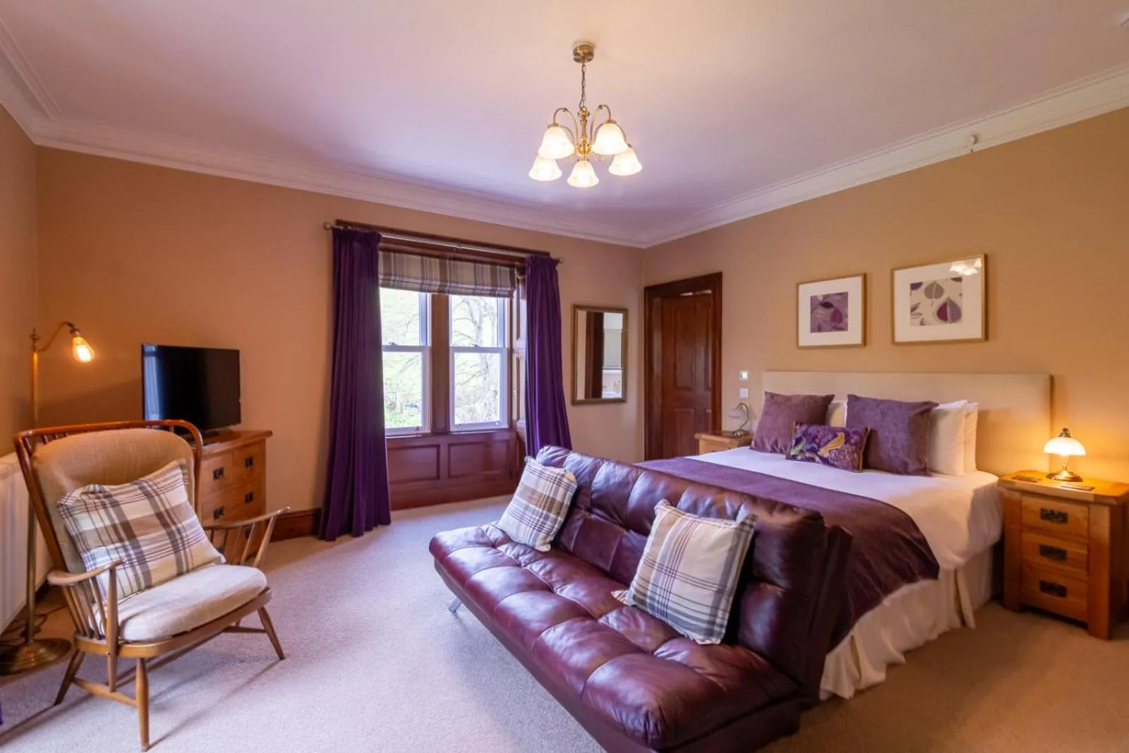 Bedroom, Bed in Colterscleuch House B&B