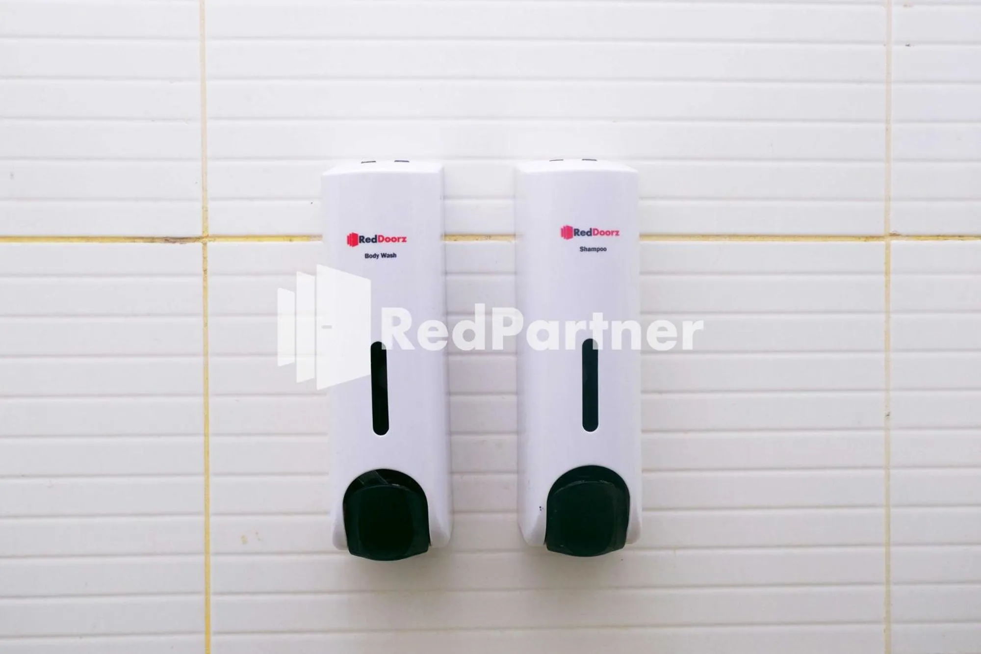 Property building in Hotel Permata Makassar Mitra RedDoorz