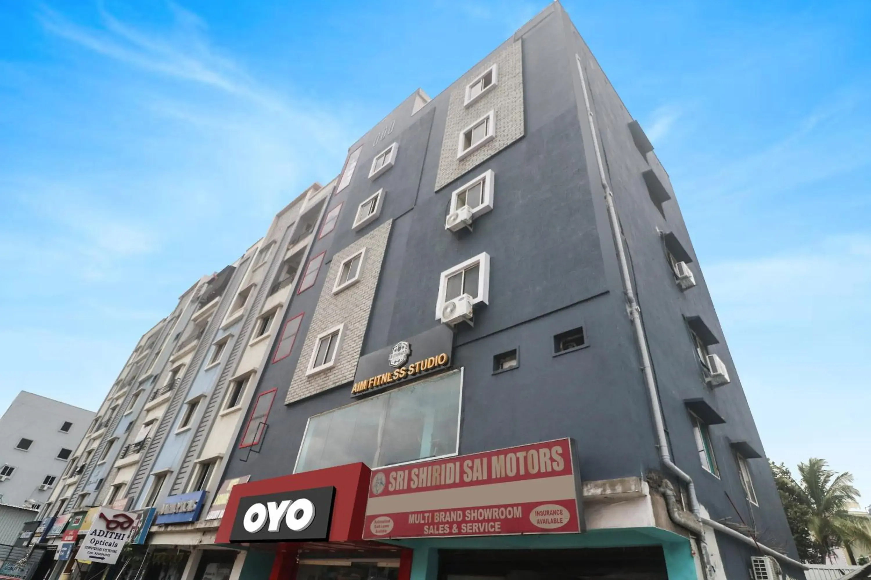 Facade/entrance in Hotel O R Square Grand Facade/entrance in Hotel O R Square Grand