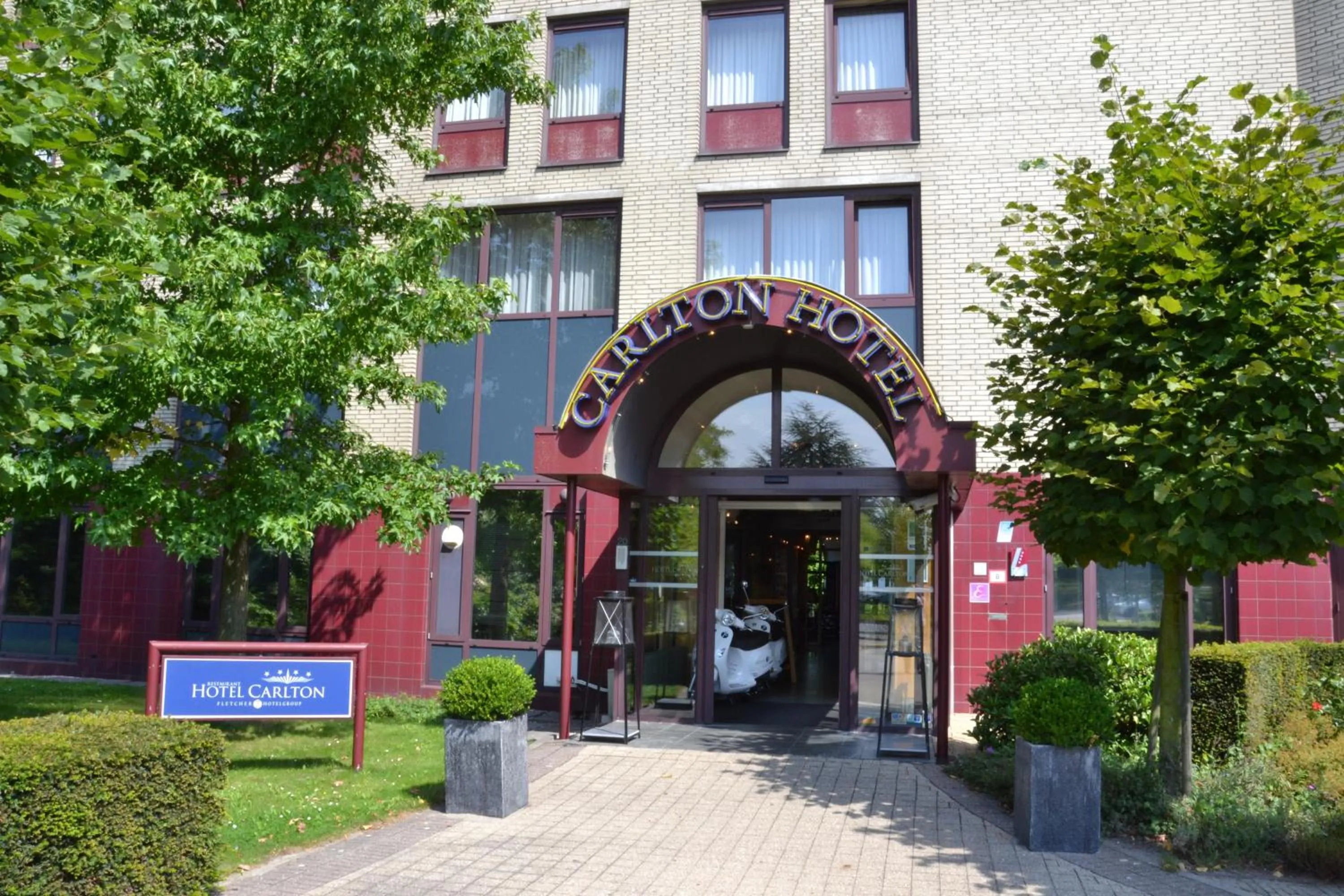 Facade/entrance in Fletcher Hotel Restaurant Carlton