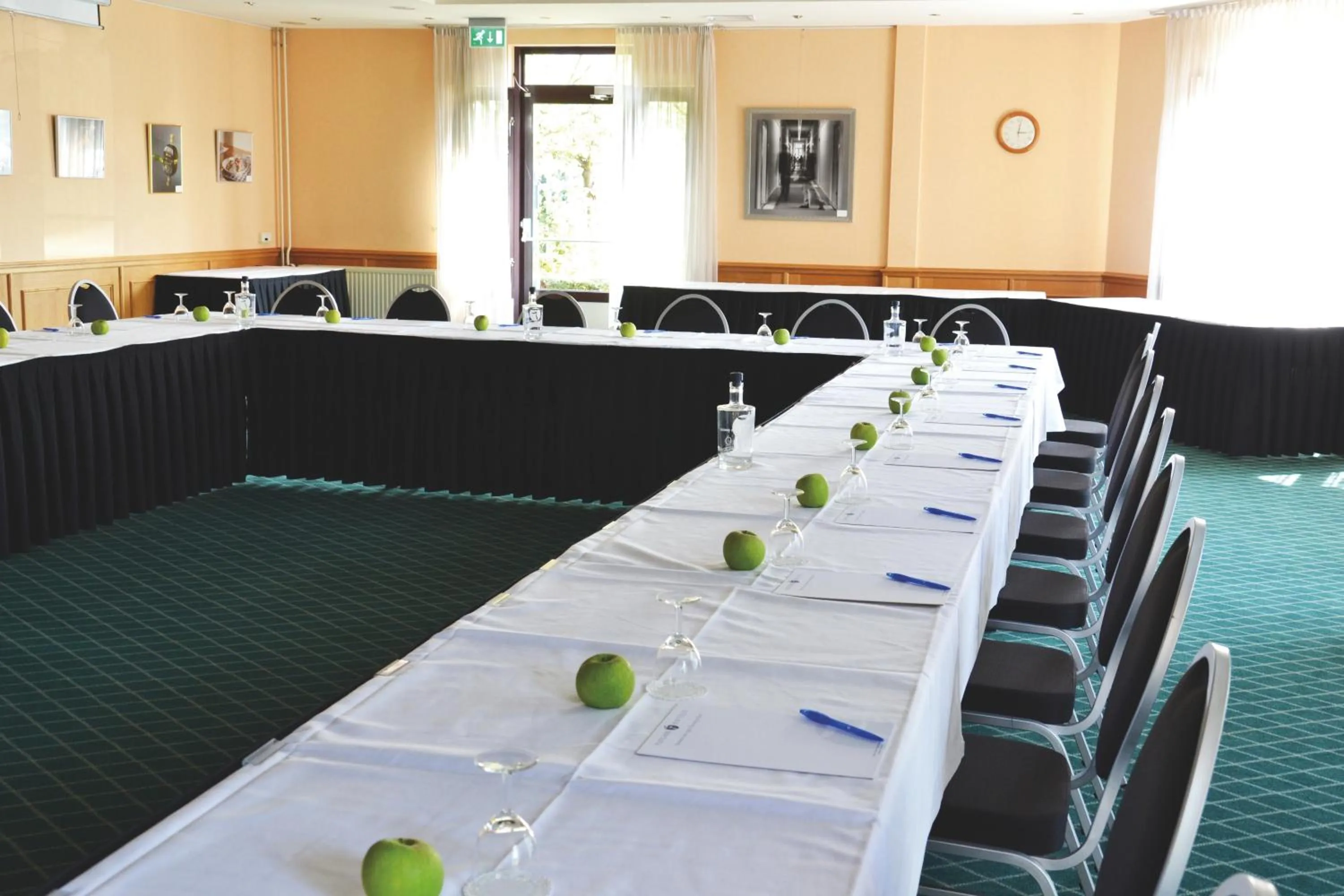 Business facilities in Fletcher Hotel Restaurant Carlton