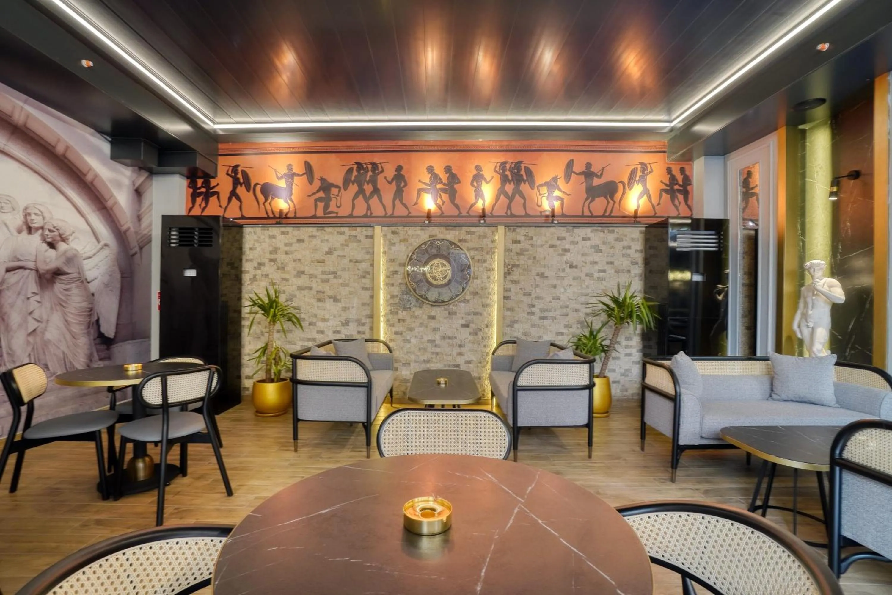 Lounge or bar in İbos Hotels Izmir