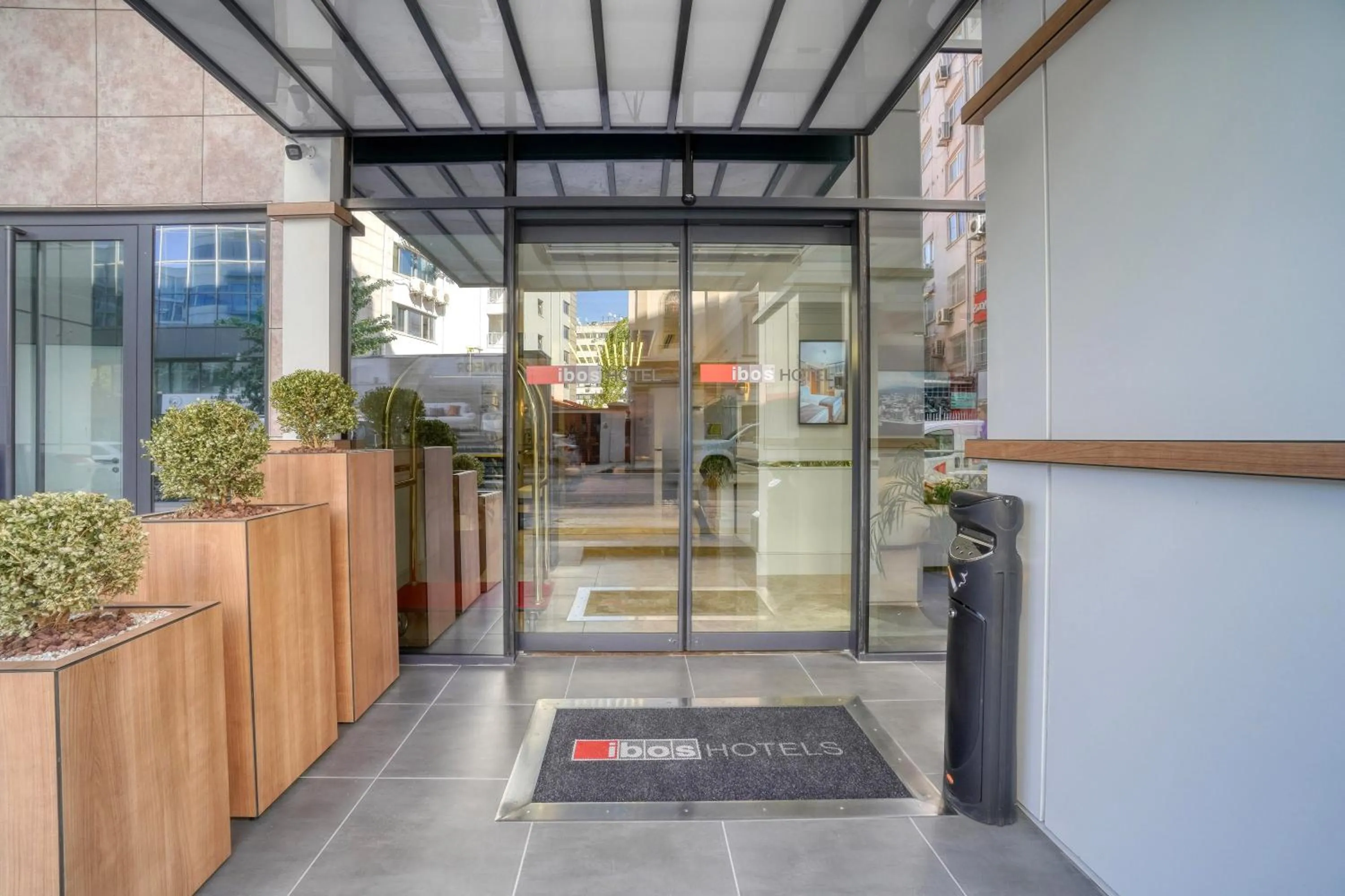 Facade/entrance in İbos Hotels Izmir
