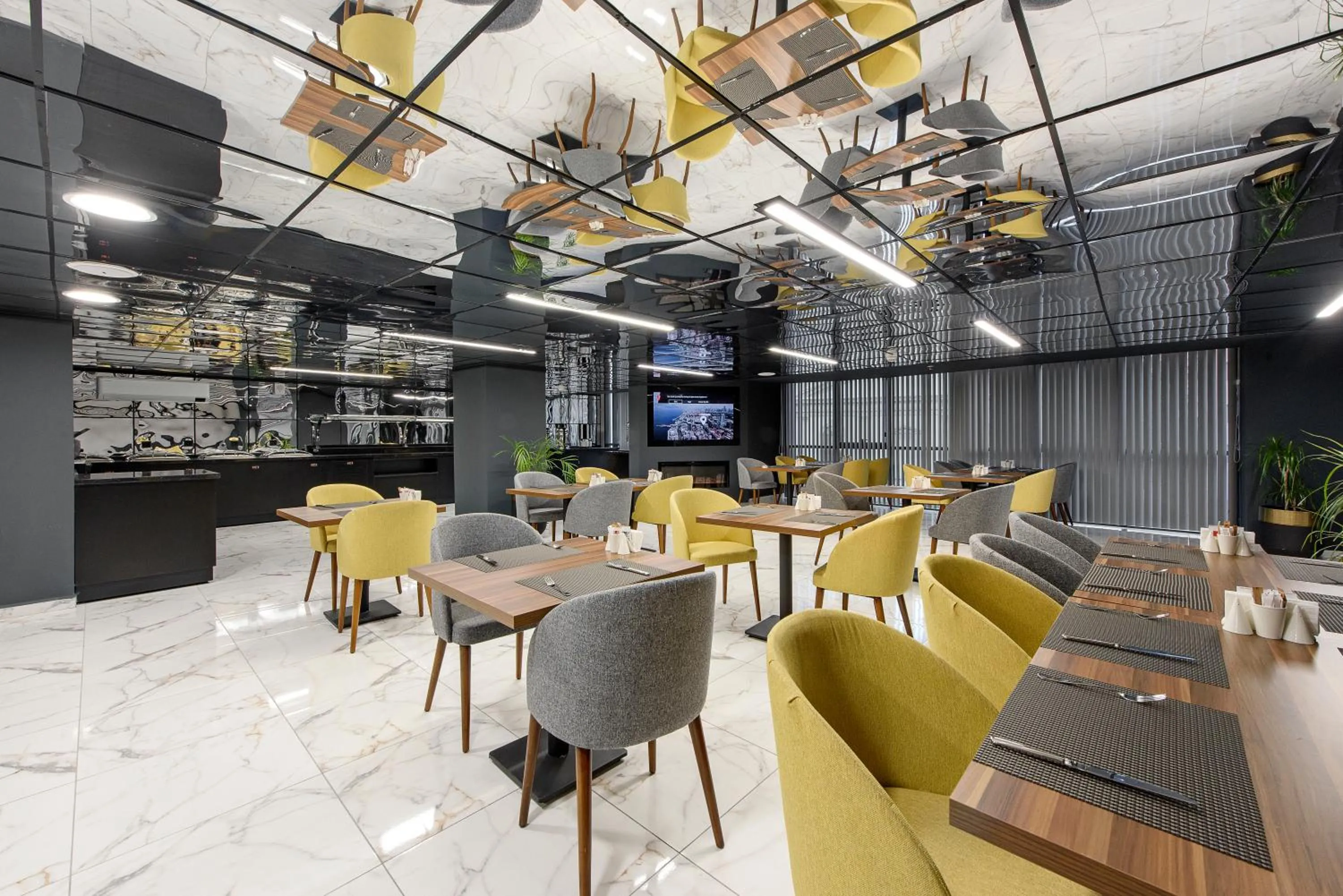 Restaurant/places to eat in İbos Hotels Izmir