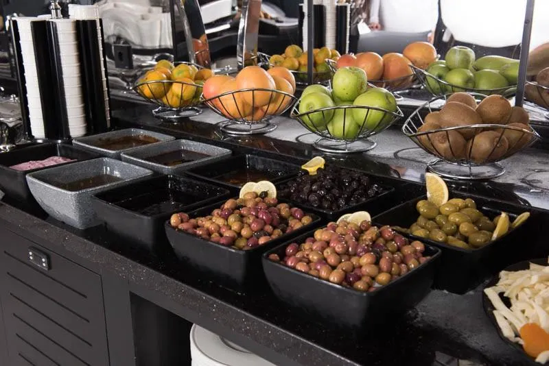 Restaurant/places to eat in İbos Hotels Izmir