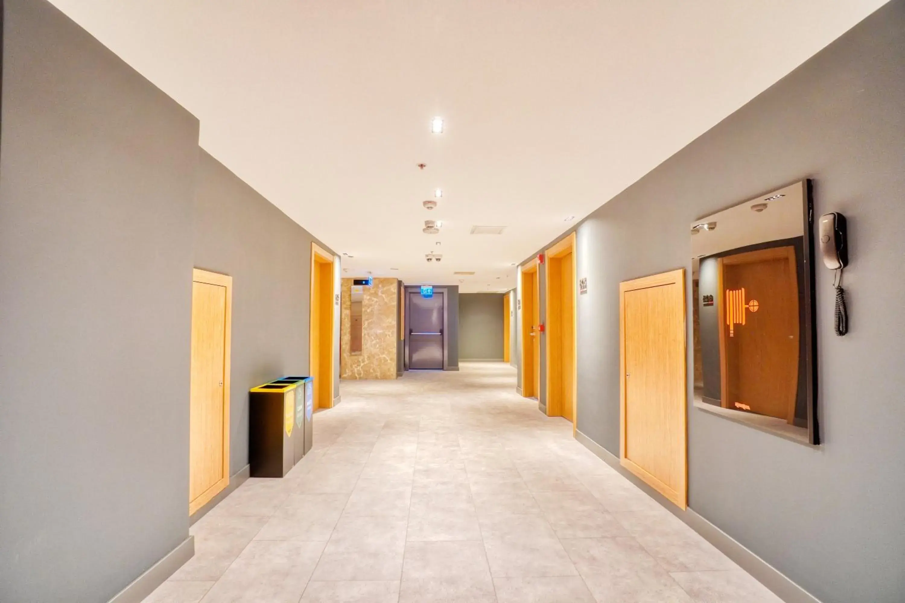 Property building, Bed in İbos Hotels Izmir Property building, Bed in İbos Hotels Izmir