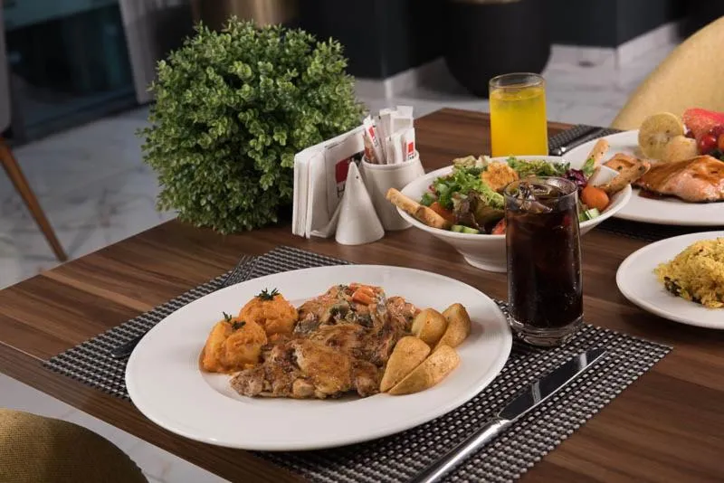 Restaurant/places to eat in İbos Hotels Izmir