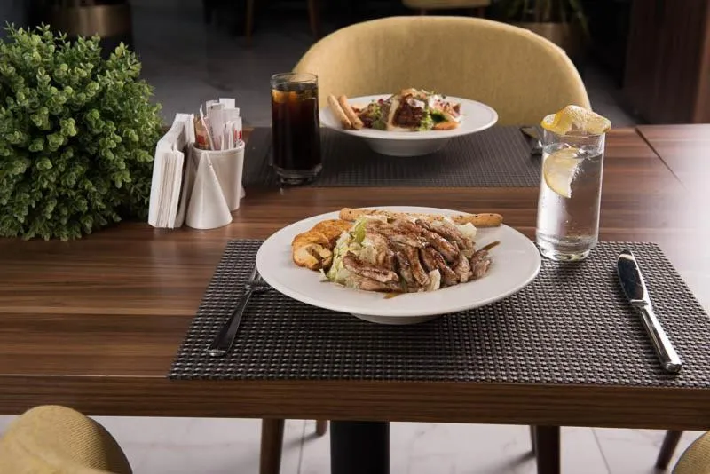 Restaurant/places to eat in İbos Hotels Izmir