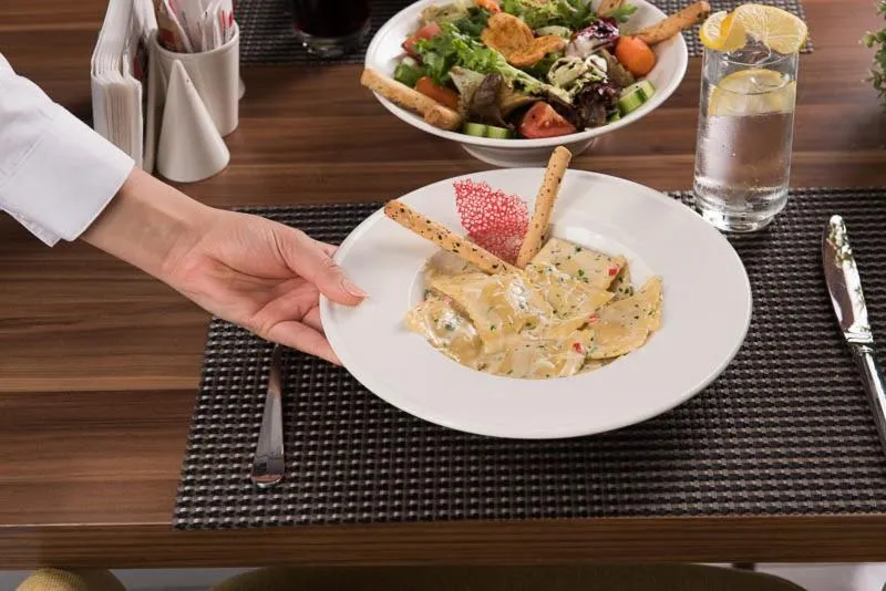 Restaurant/places to eat in İbos Hotels Izmir