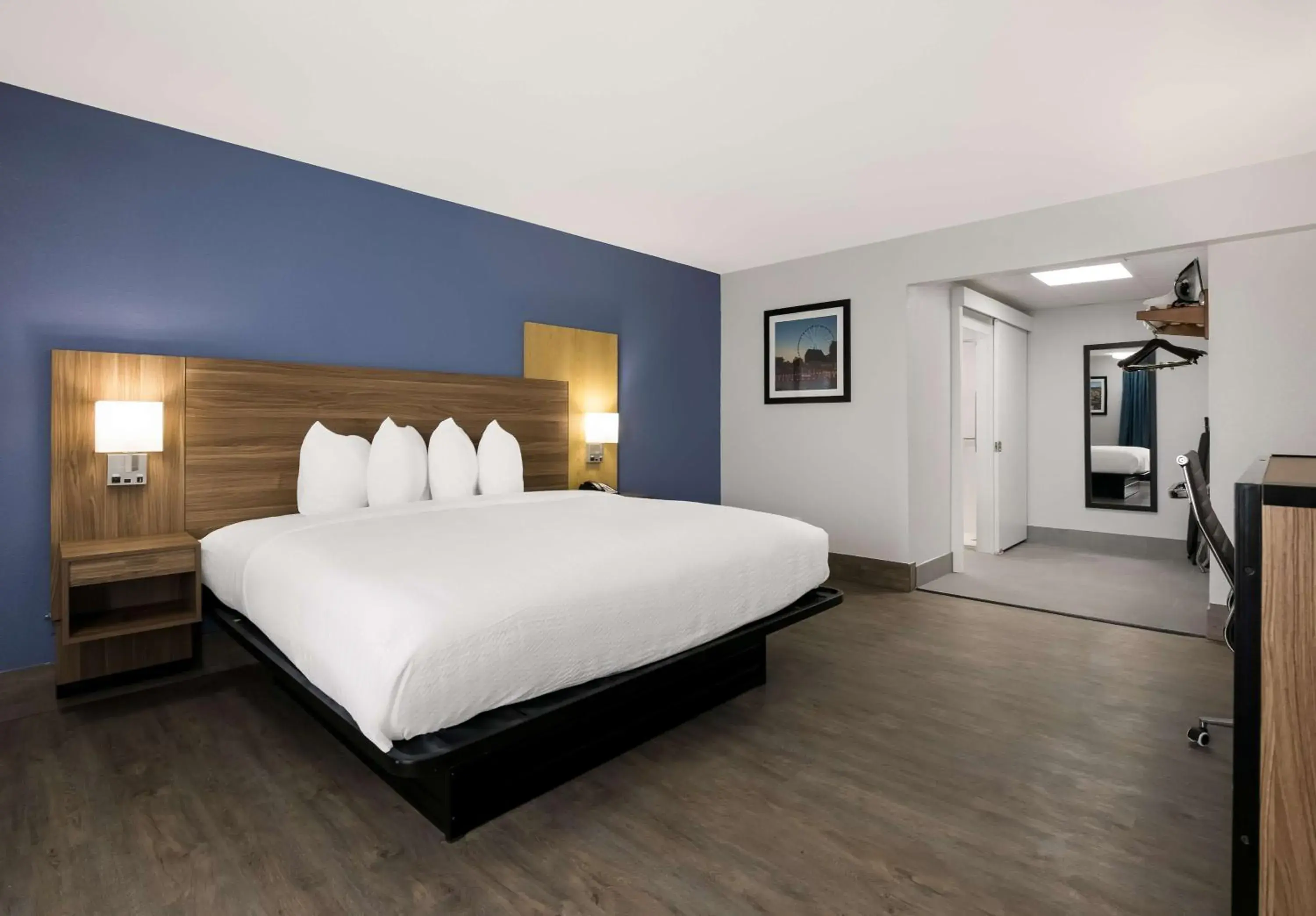 Bedroom, Bed in SureStay Plus by Best Western Pigeon Forge Bedroom, Bed in SureStay Plus by Best Western Pigeon Forge