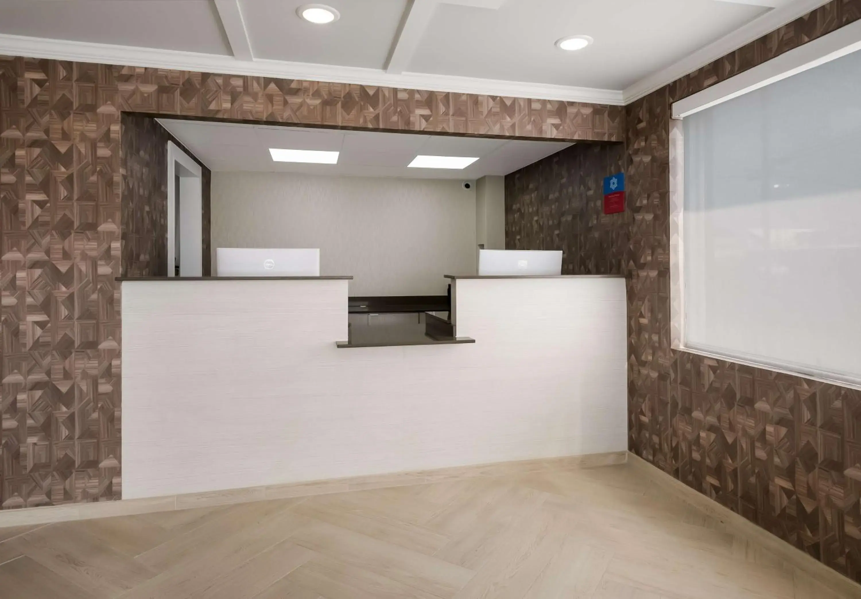 Lobby or reception in SureStay Plus by Best Western Pigeon Forge Lobby or reception in SureStay Plus by Best Western Pigeon Forge