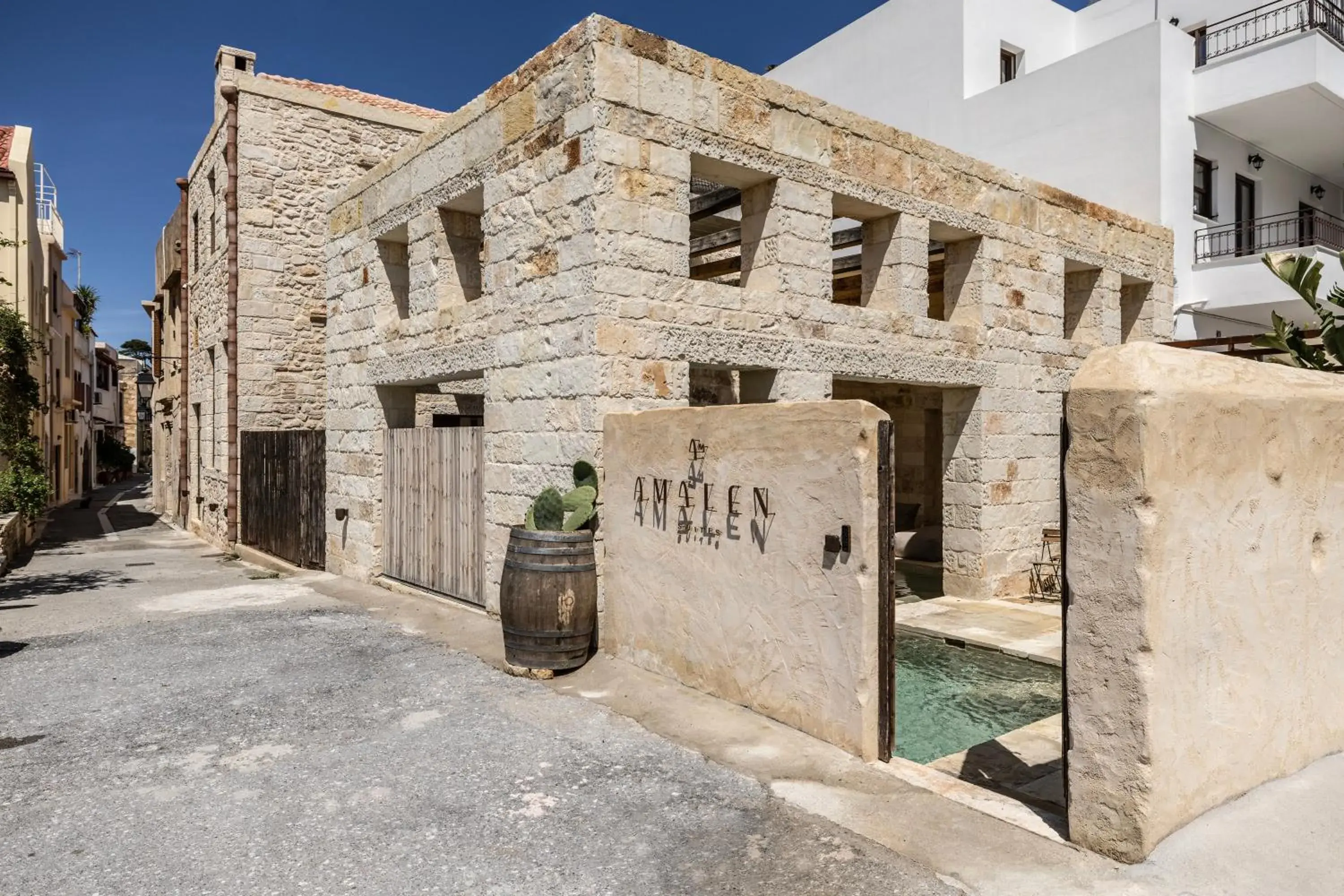 Property building in Amalen Suites Adults Only Property building in Amalen Suites Adults Only