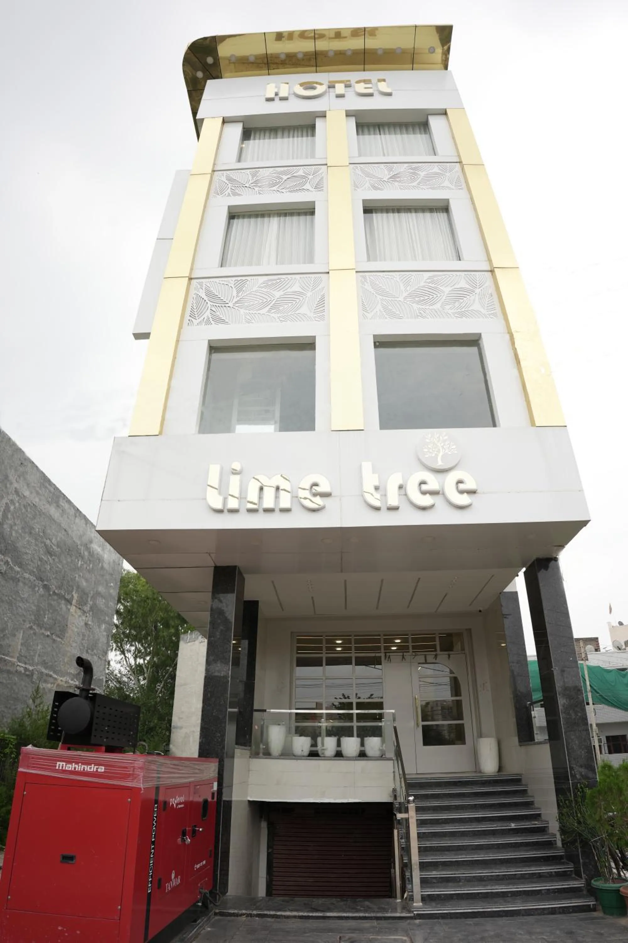 Property building in Hotel Lime Tree