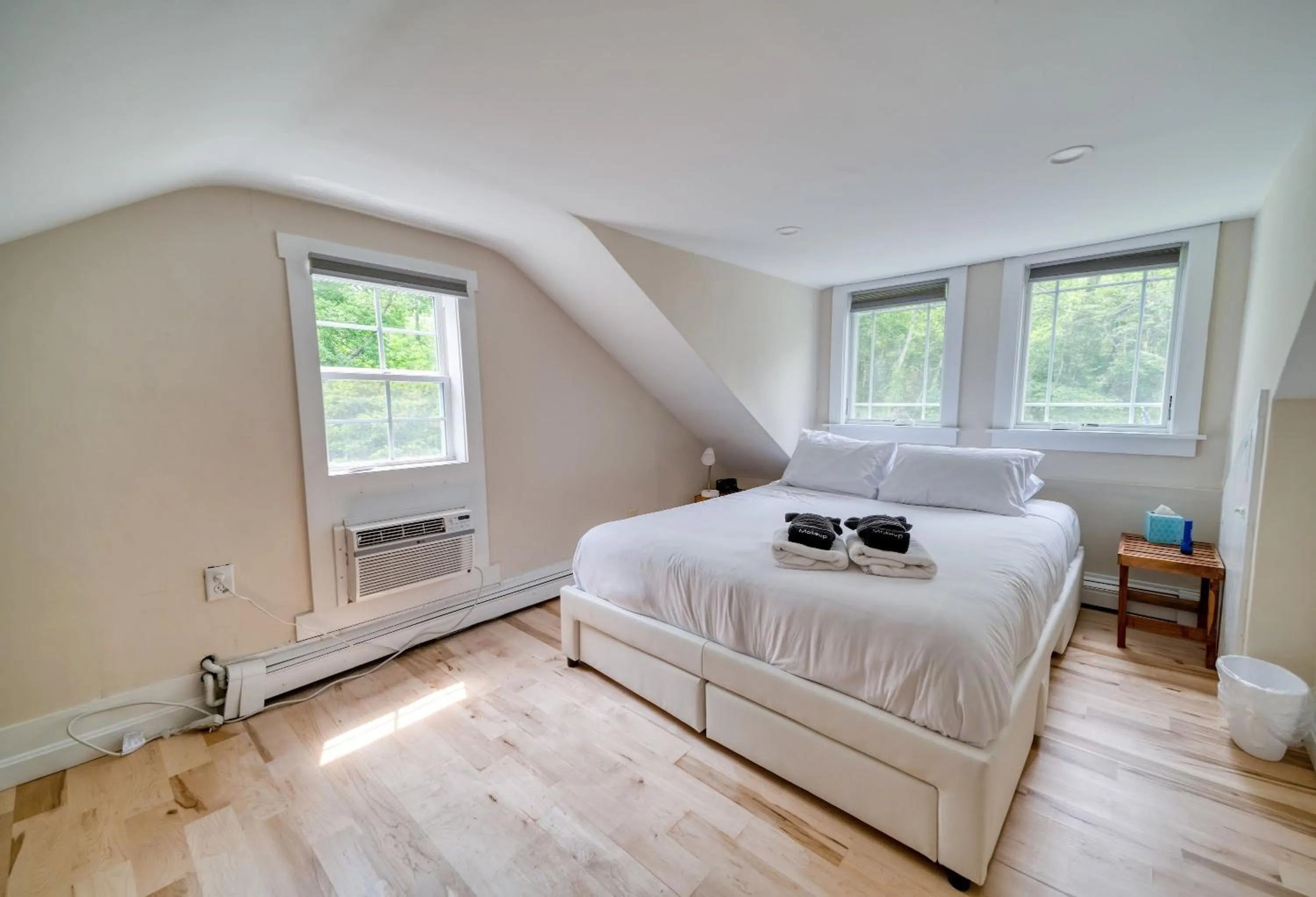 Bed in 3 Bedroom Cape House by Leavetown Vacations