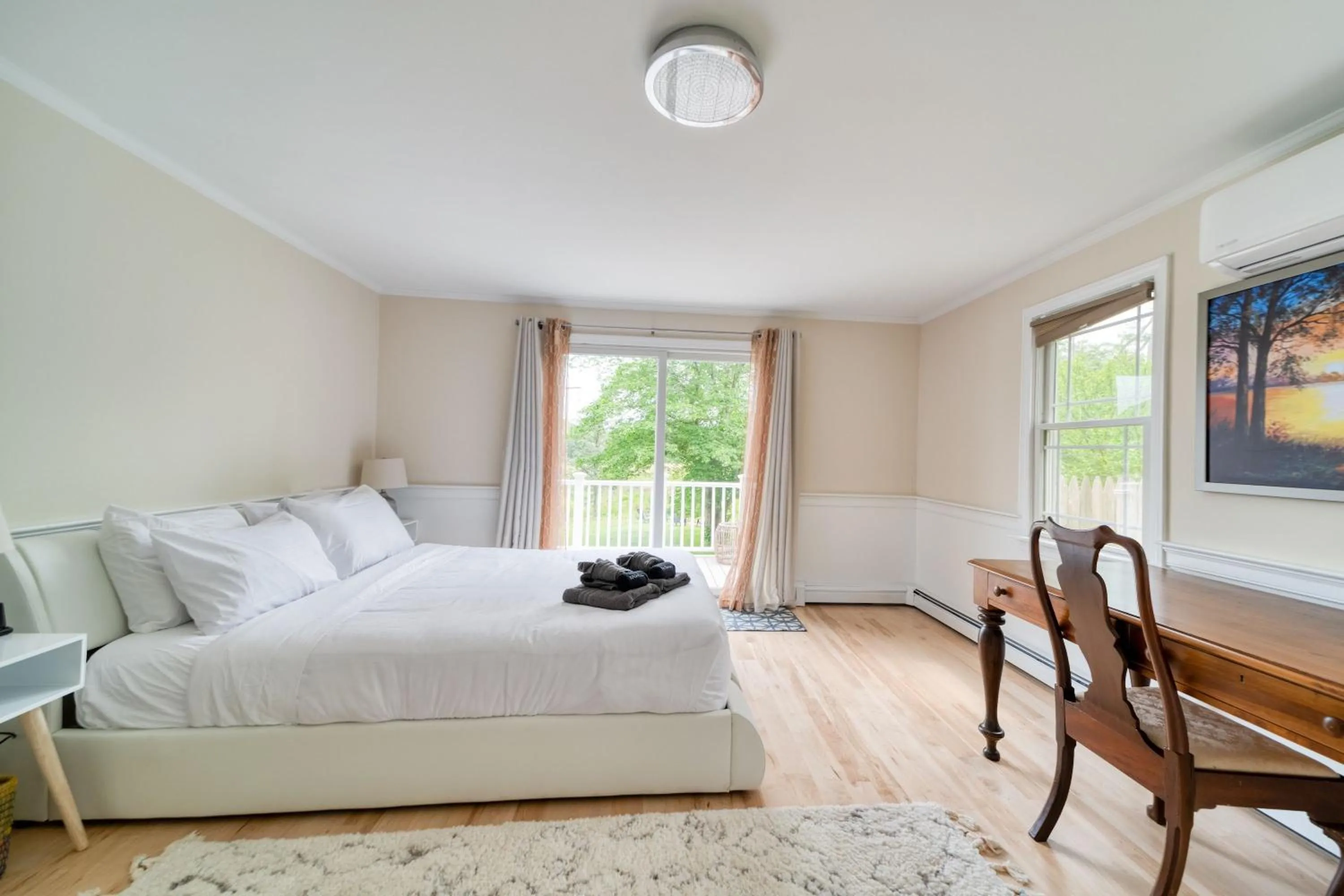 Bed in 3 Bedroom Cape House by Leavetown Vacations