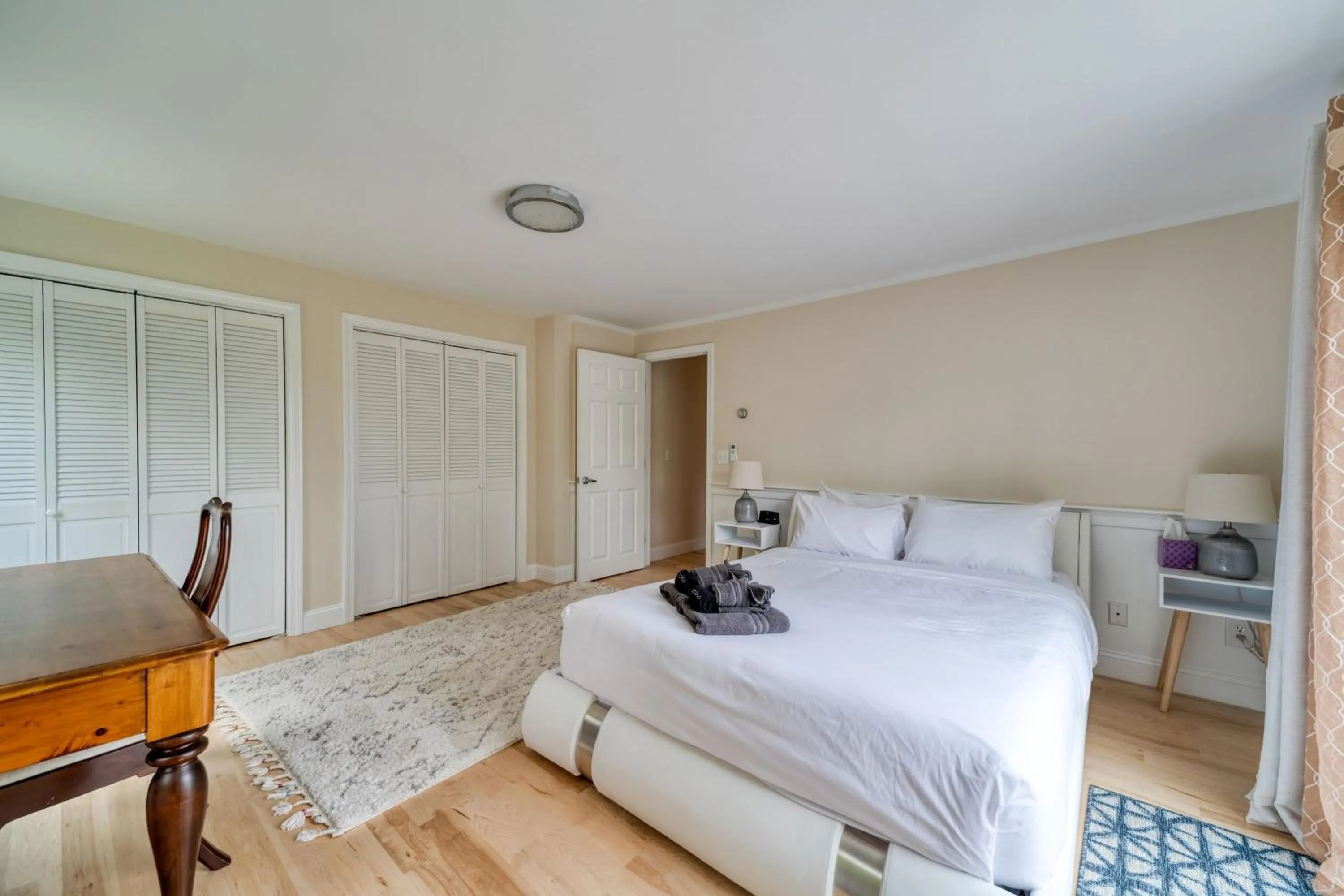 Bed in 3 Bedroom Cape House by Leavetown Vacations