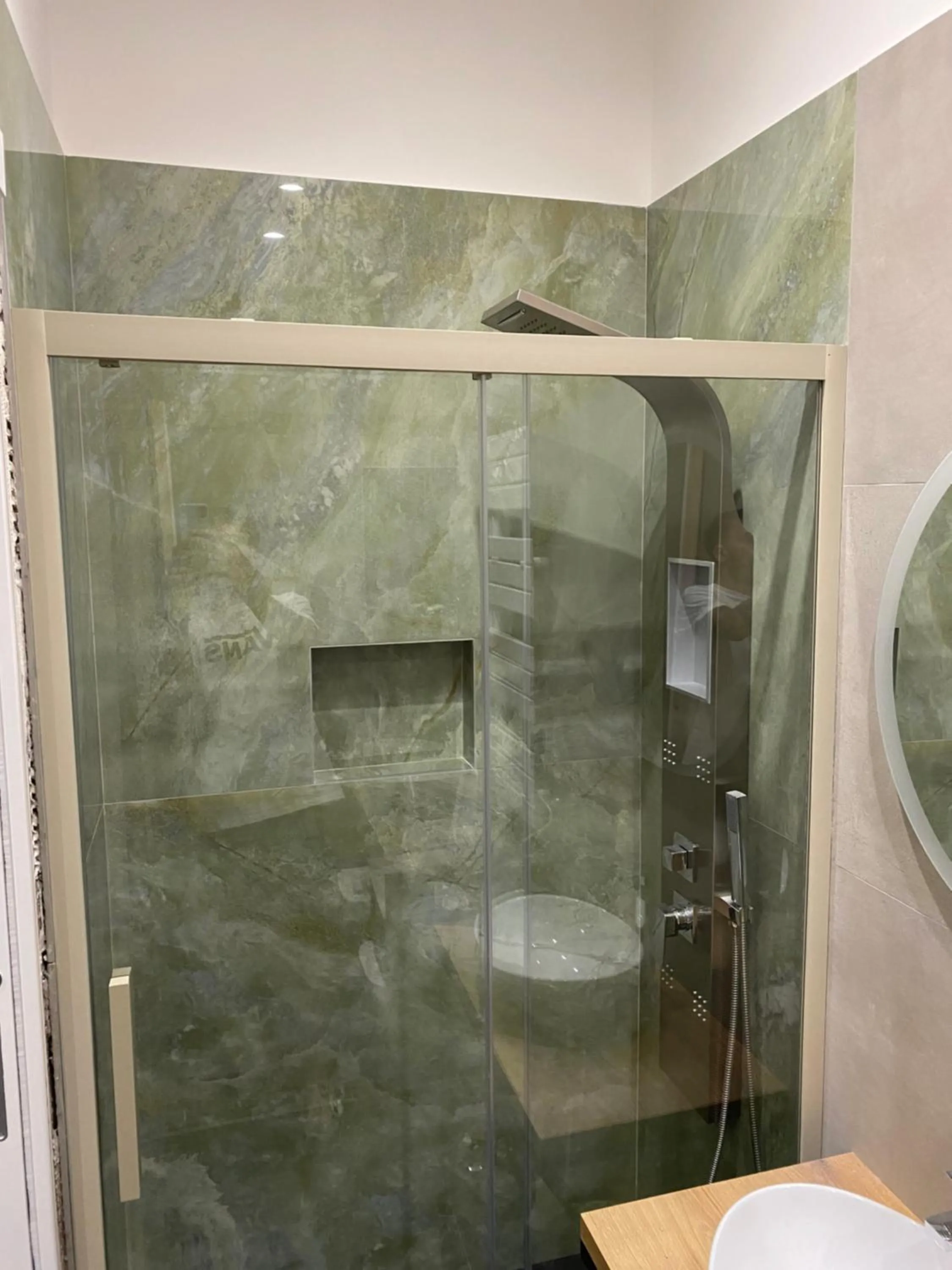 Shower in Le Colonne B&b