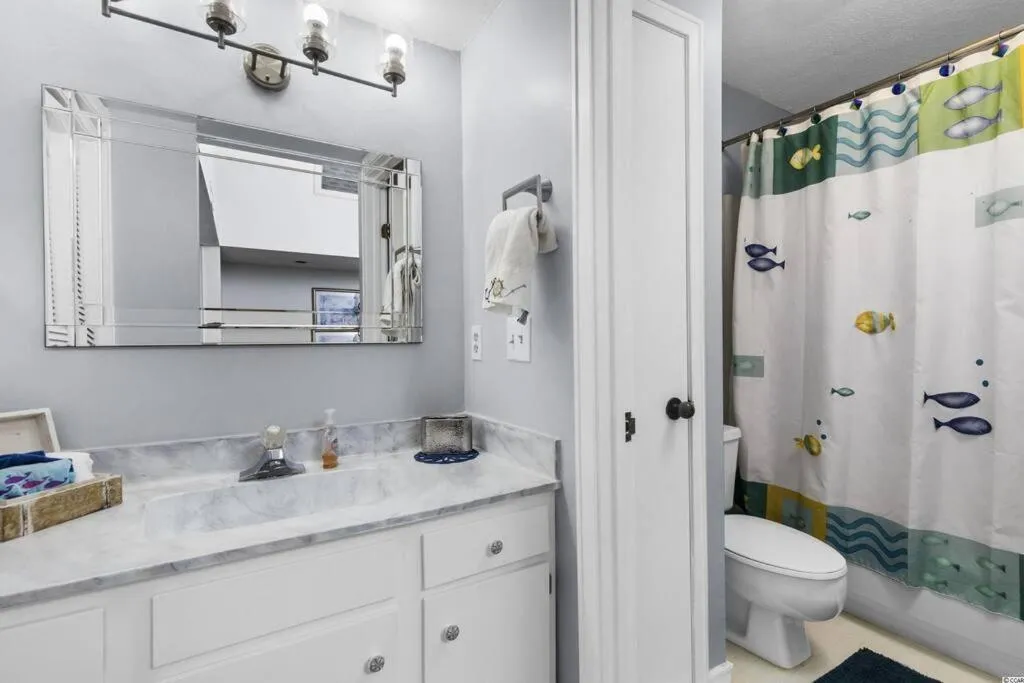 Bathroom in A Day at the Dunes! Shore Drive NMB