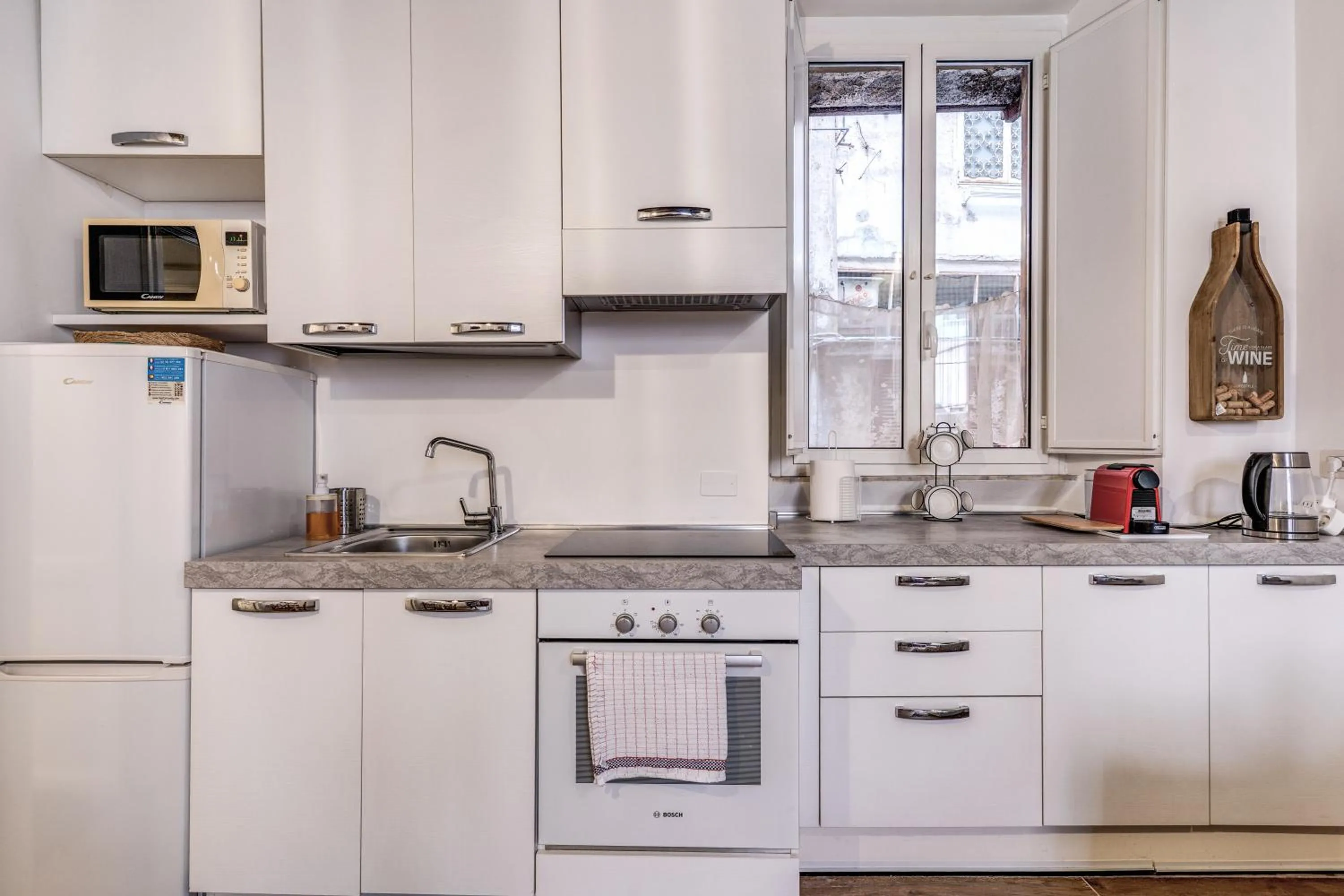 Kitchen or kitchenette in Capocci Luxury Home