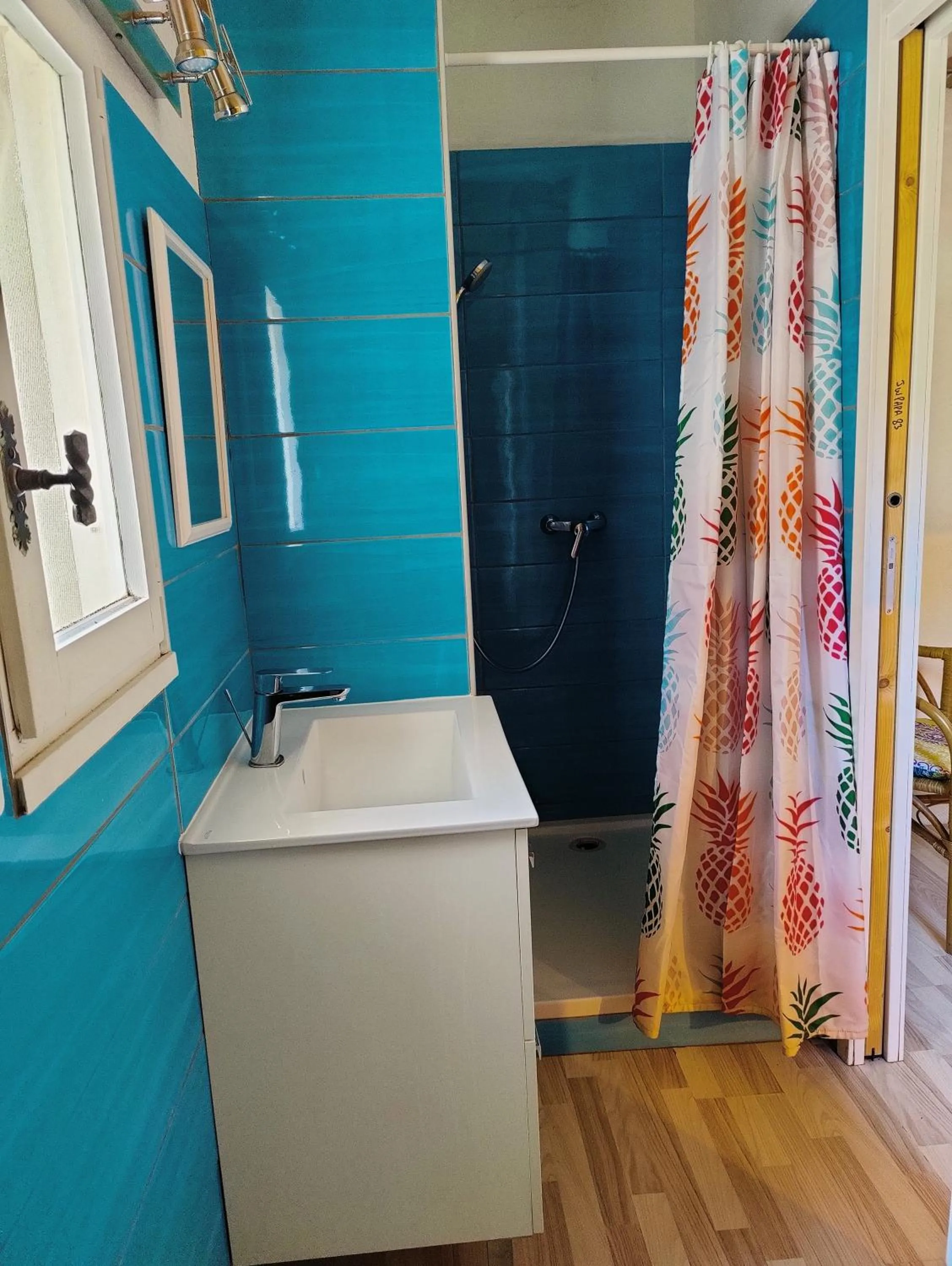 Shower in Auberge La Soulan