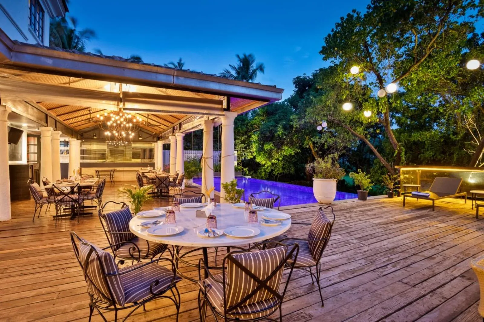 Restaurant/places to eat in Sol De Goa
