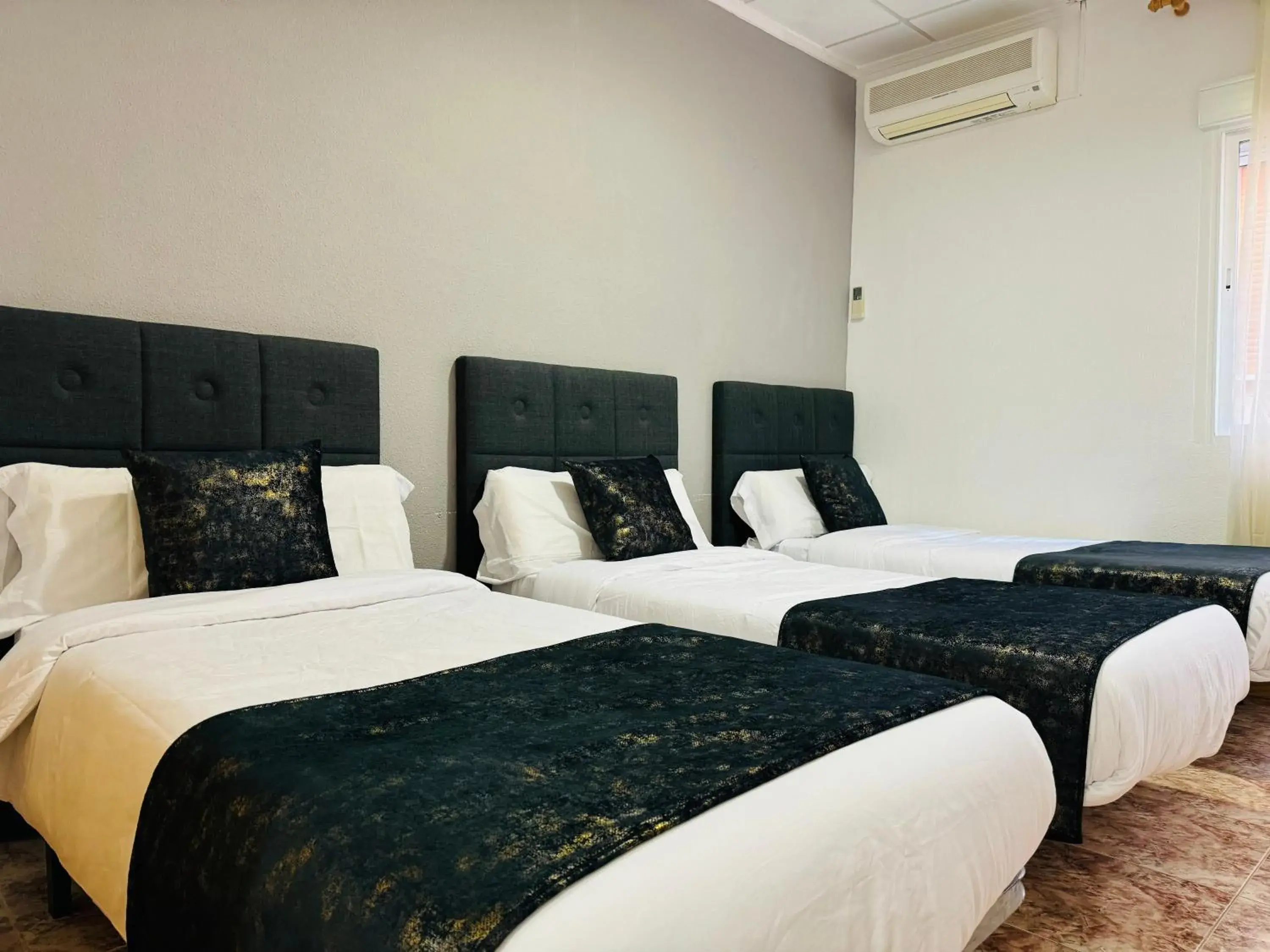 Triple Room in Ballestar Hotel Bar & Grill Triple Room in Ballestar Hotel Bar & Grill
