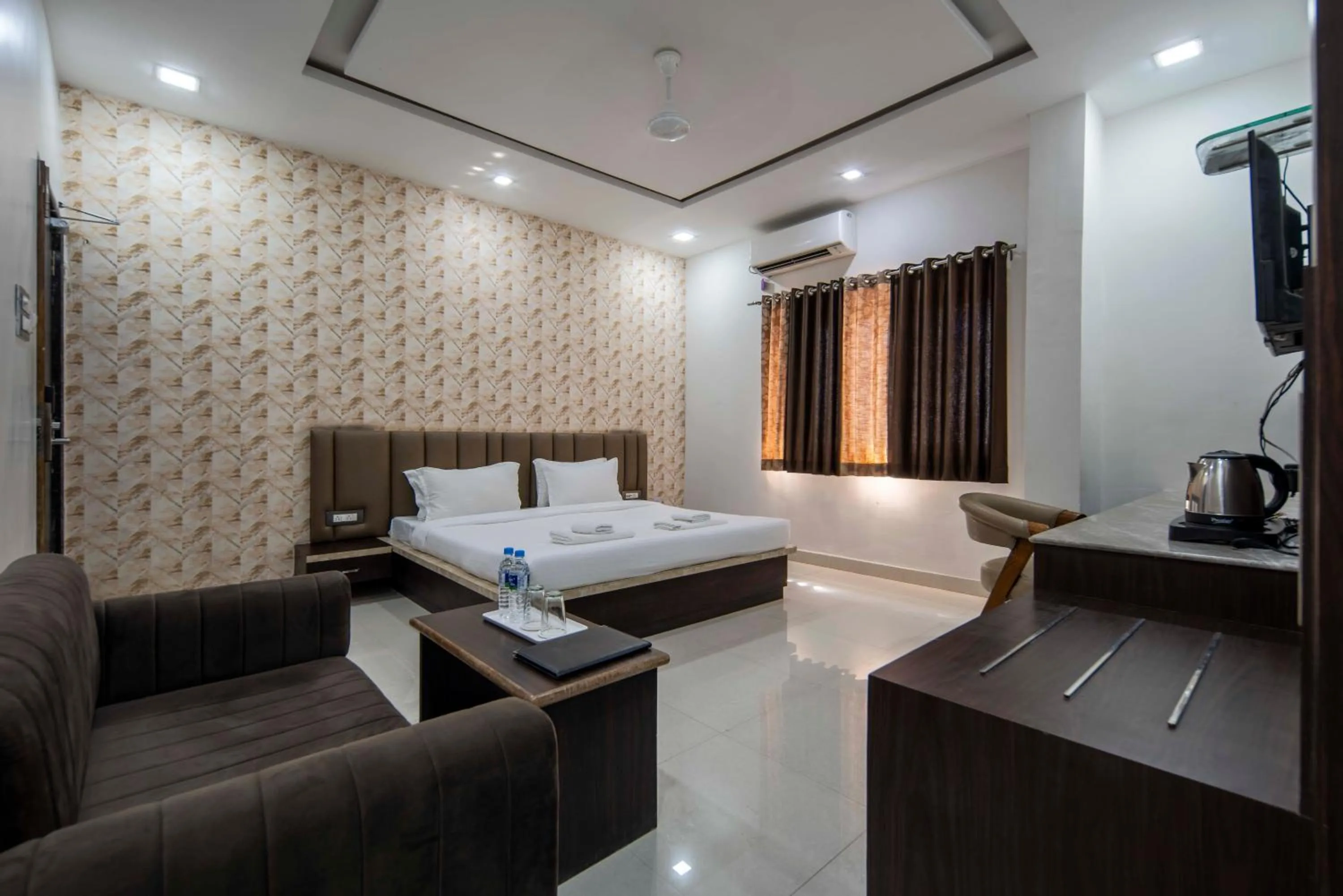 Bedroom in Hotel Bafna Lawn