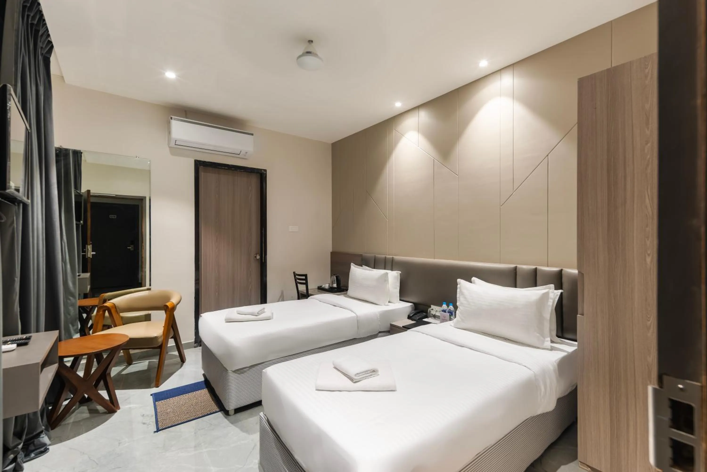 Bed in Hotel Bafna Lawn