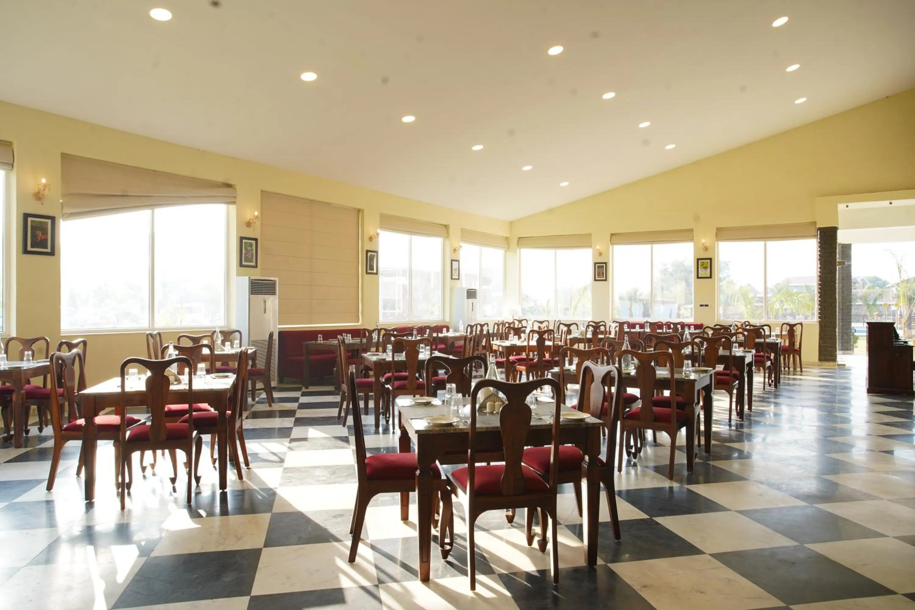 Restaurant/places to eat in Spree Resort Sariska