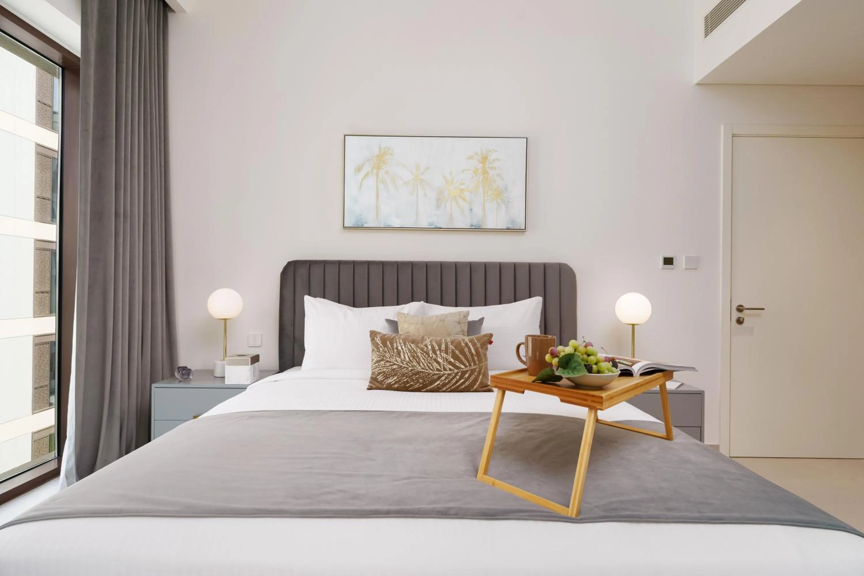 Bed in Maison Privee - Alluring Modern Apt in Dubai Creek Beach