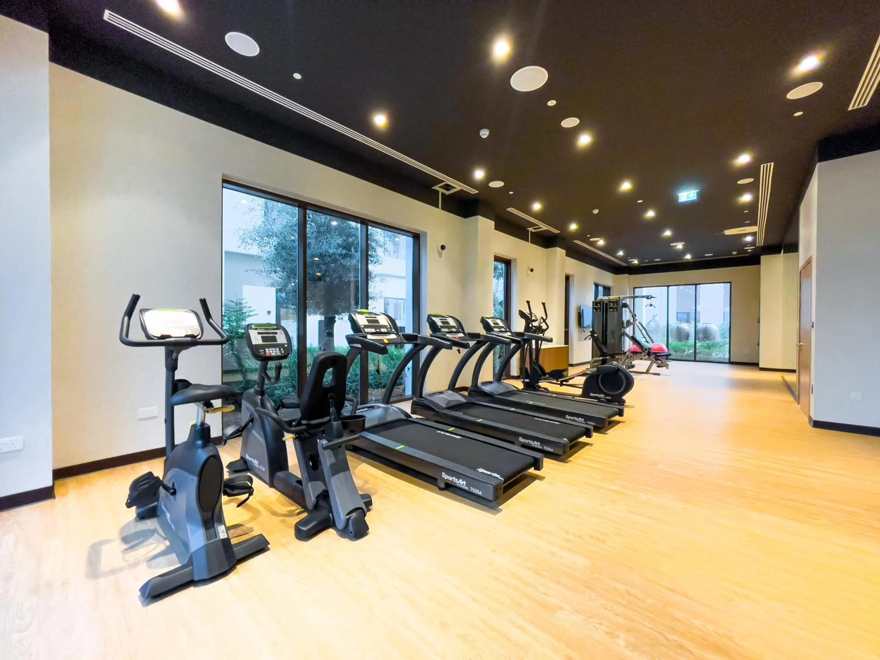 Fitness centre/facilities in Maison Privee - Alluring Modern Apt in Dubai Creek Beach