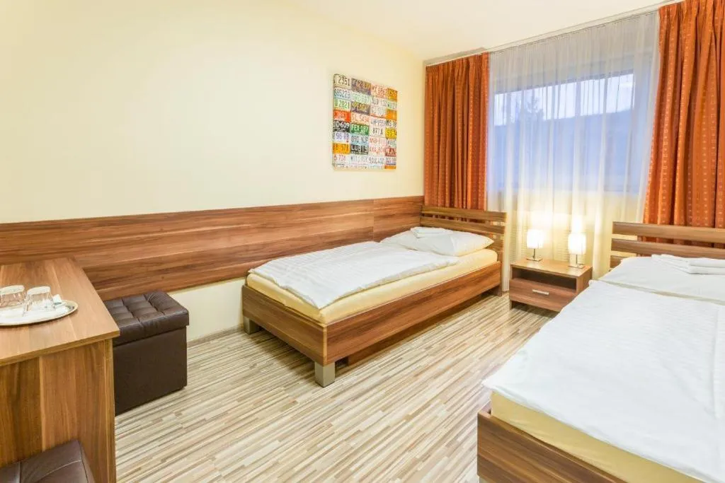 Photo of the whole room, Bed in Hotel Sipox