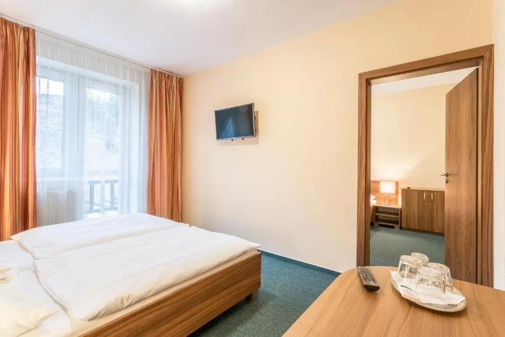 Photo of the whole room, Bed in Hotel Sipox