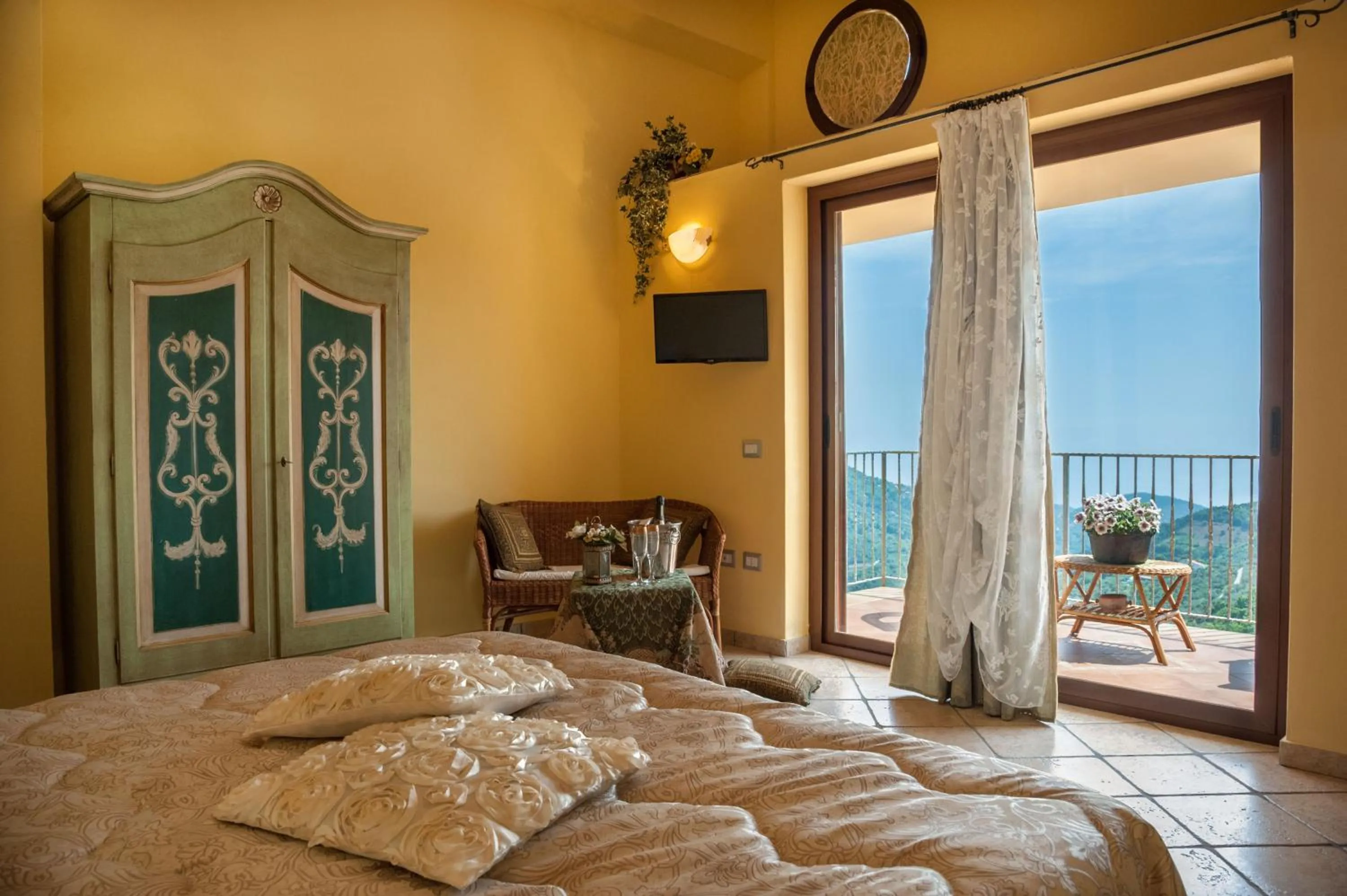 Bedroom, Bed in Villa Bernadette