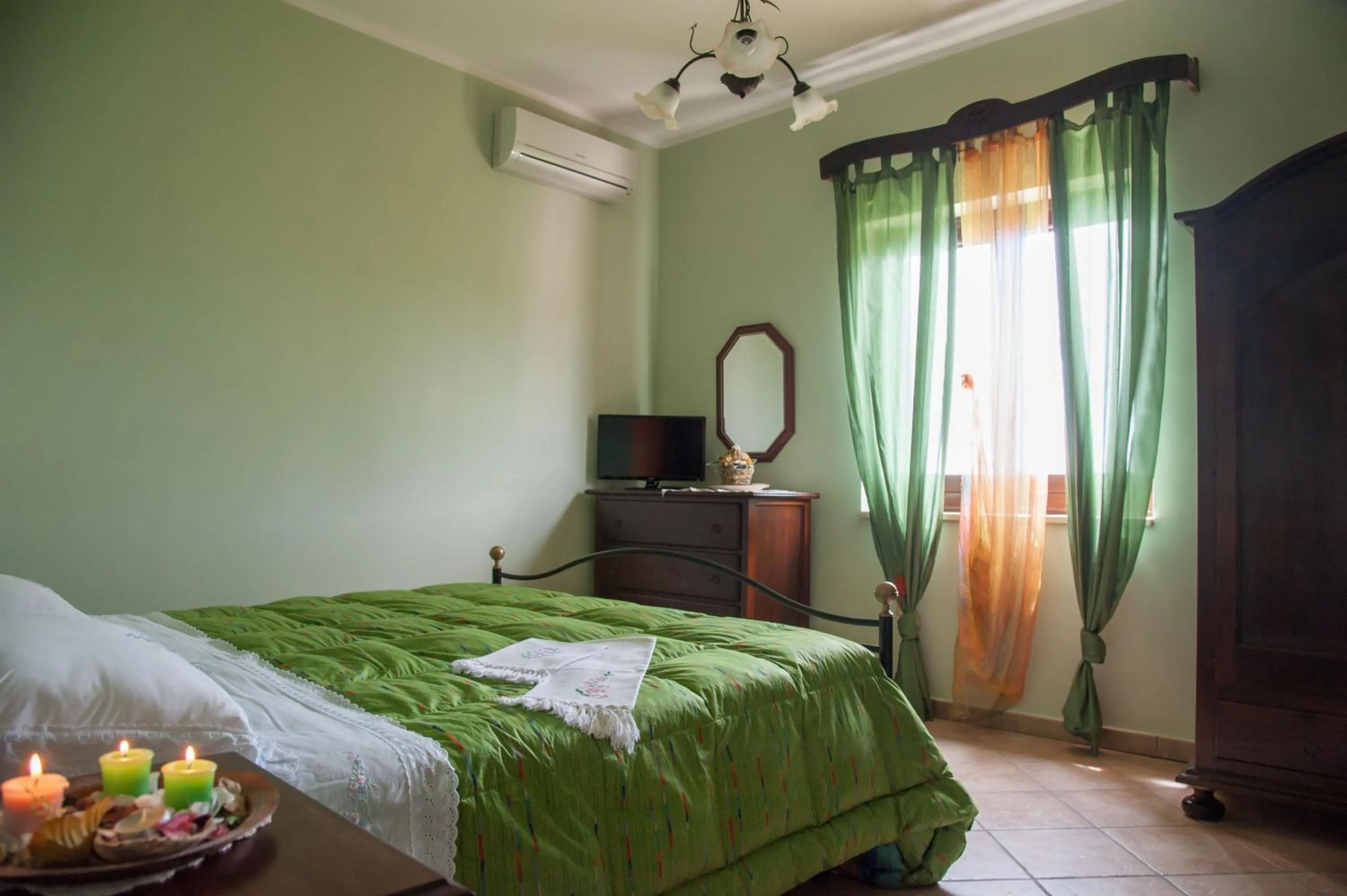 Bedroom, Bed in Villa Bernadette