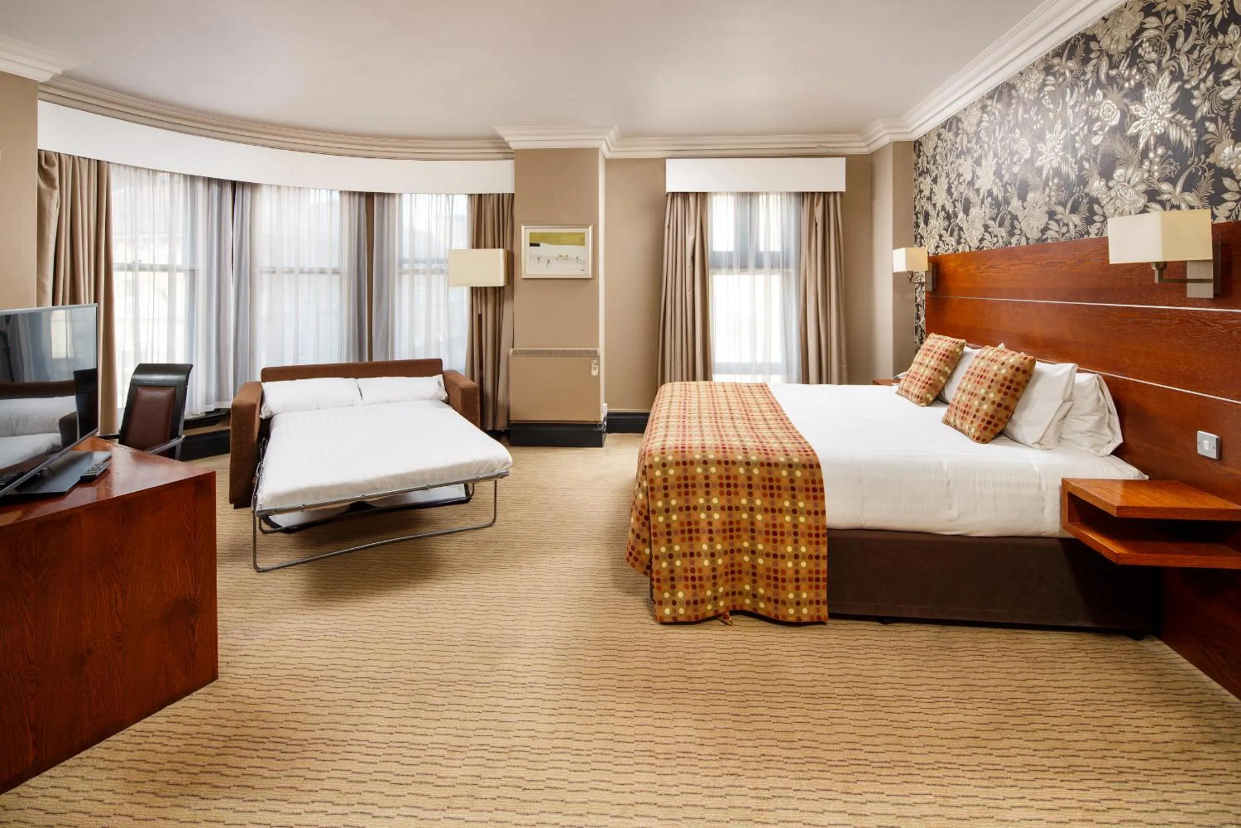 Photo of the whole room in Mercure Leicester The Grand Hotel