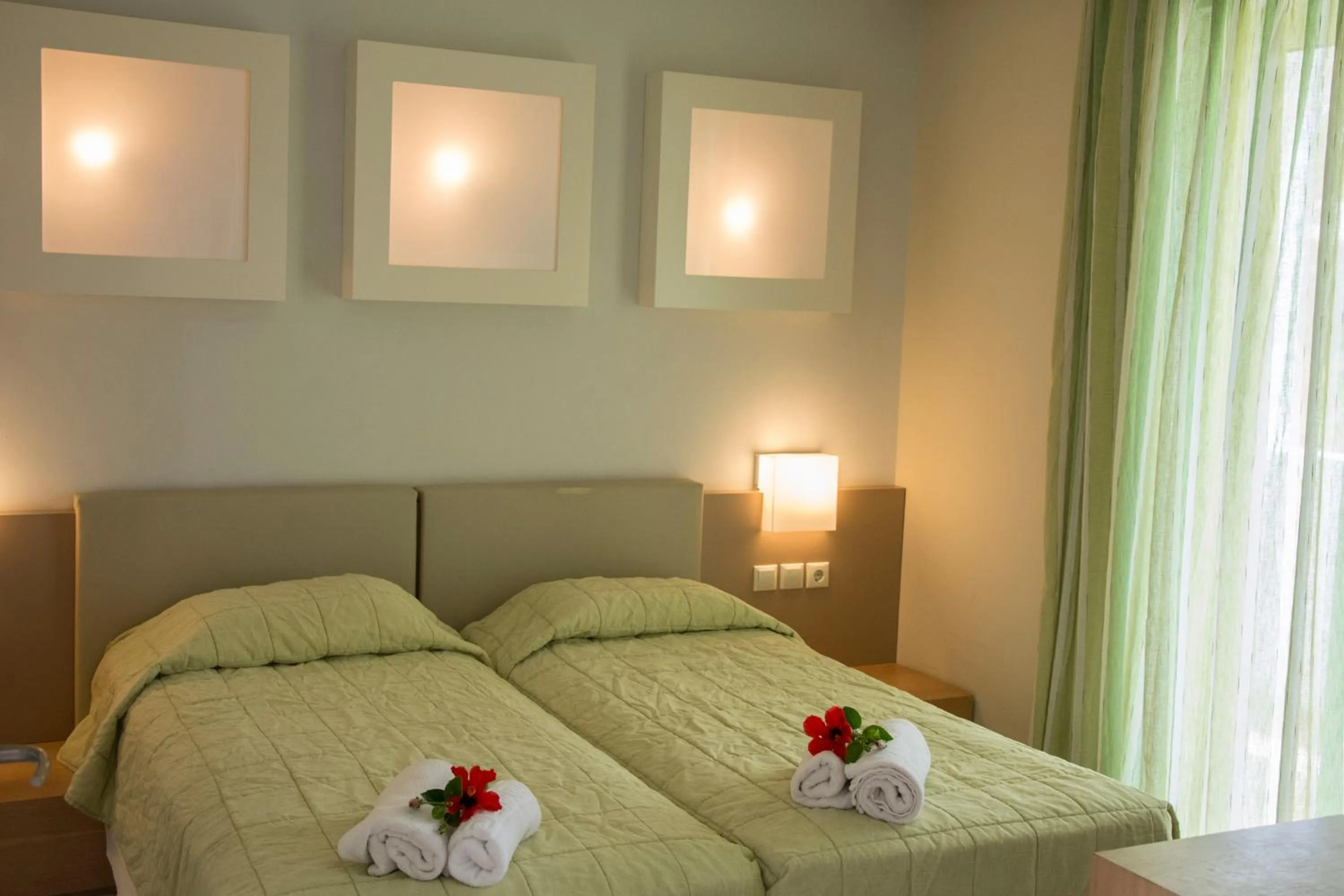 Bedroom, Bed in Sovereign Beach Hotel