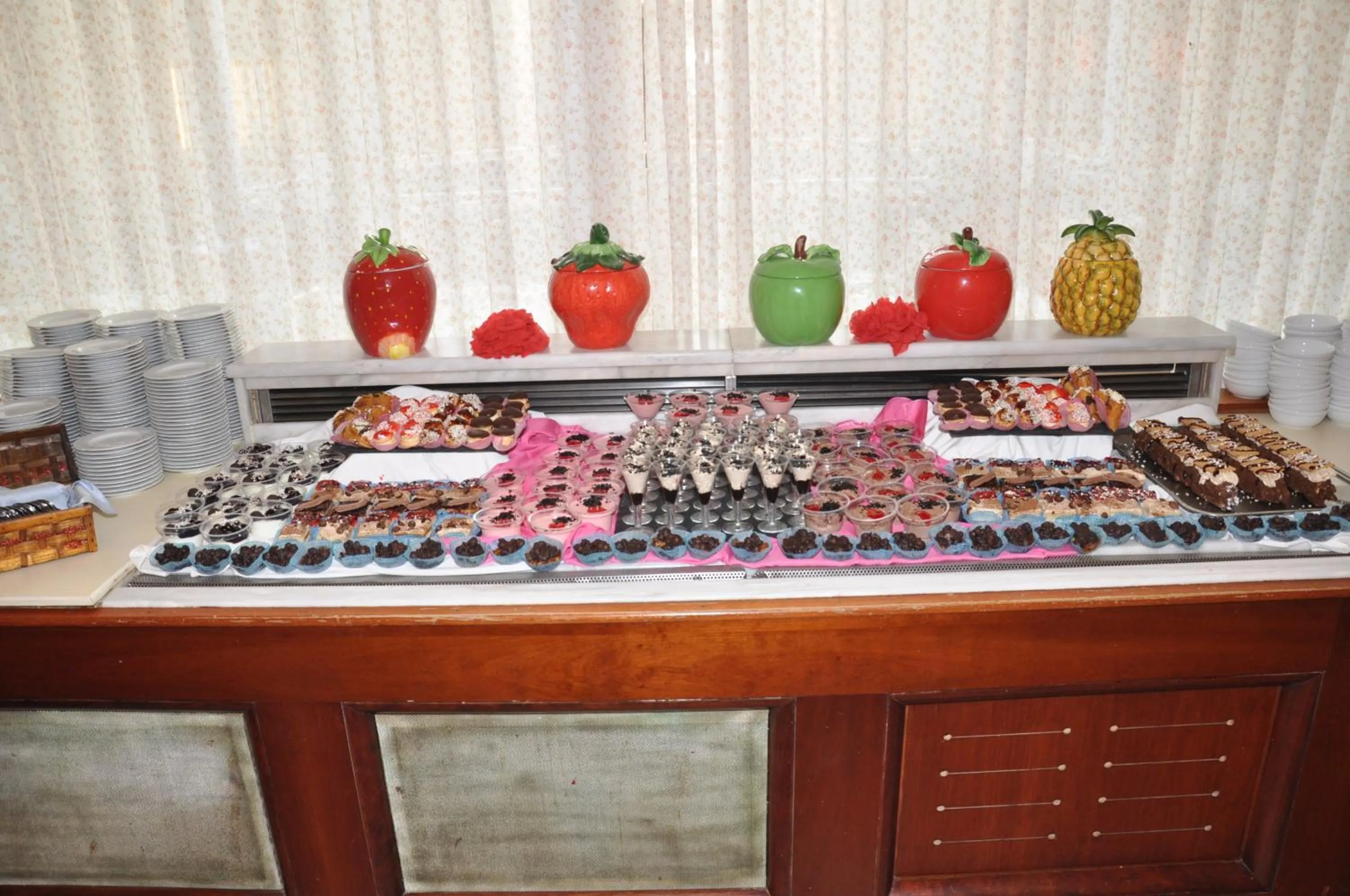 Restaurant/places to eat in Sovereign Beach Hotel