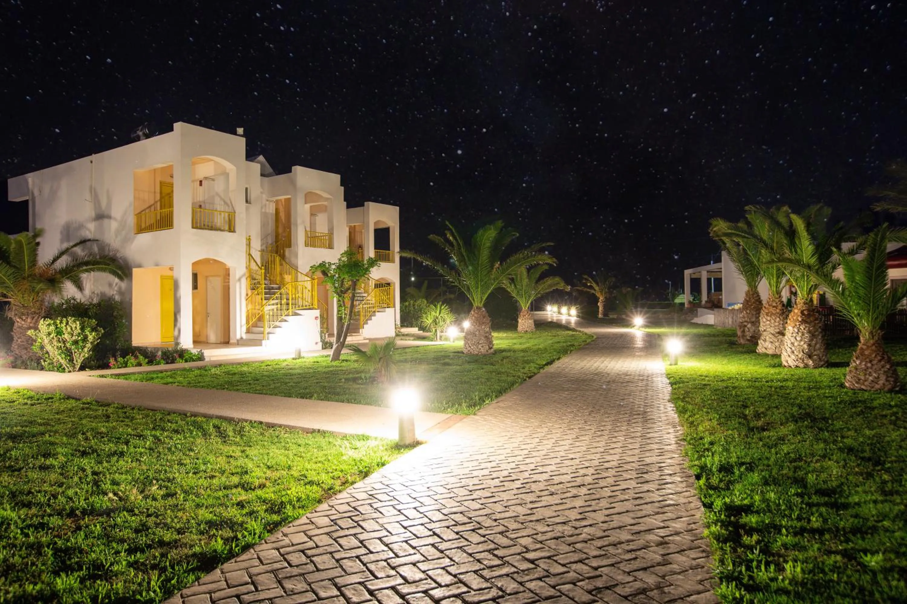 Garden in Sovereign Beach Hotel