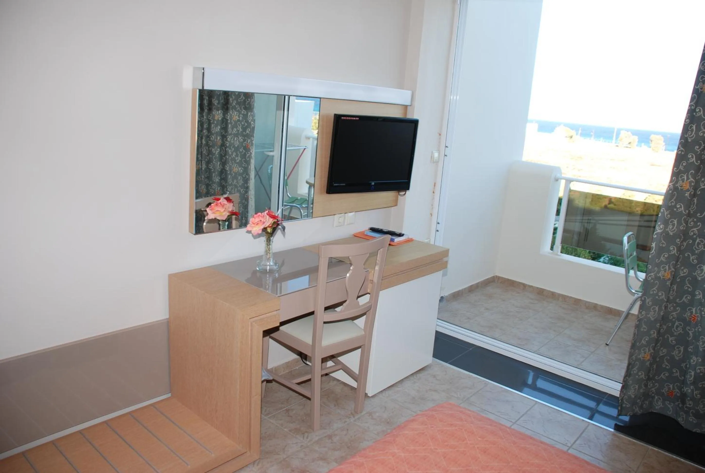 TV and multimedia in Sovereign Beach Hotel