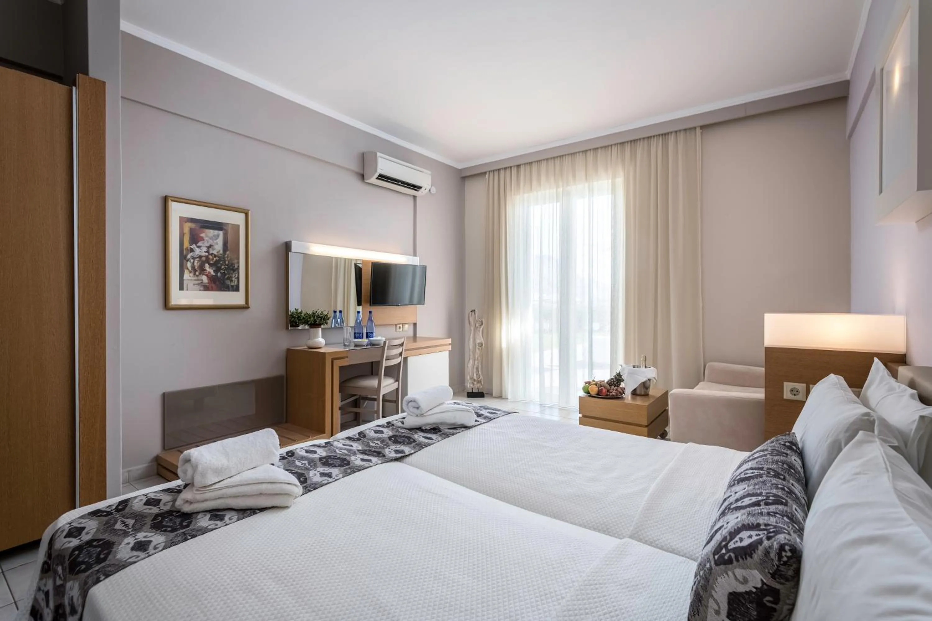 Bedroom, Bed in Sovereign Beach Hotel