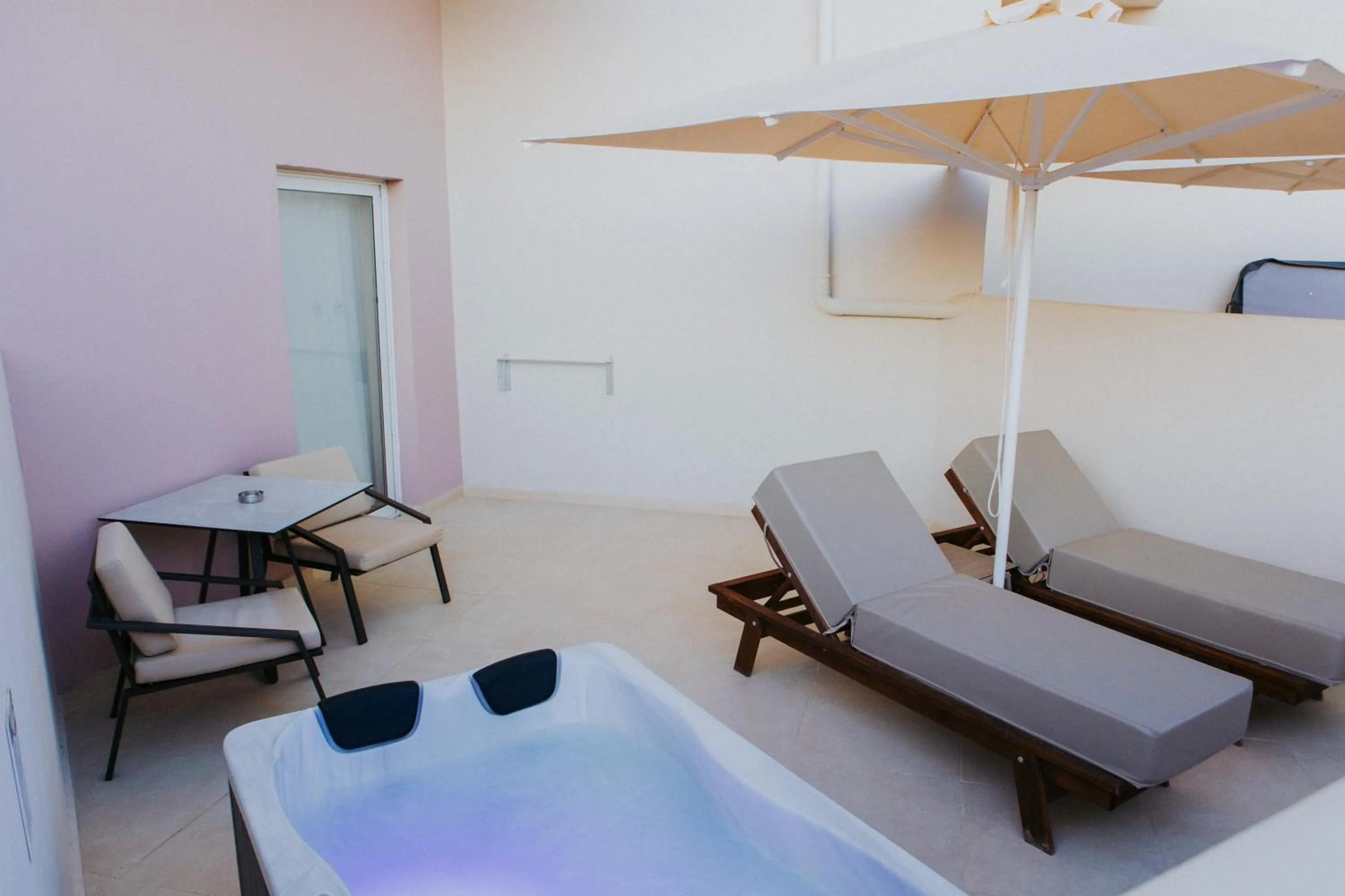 Sovereign Beach Hotel