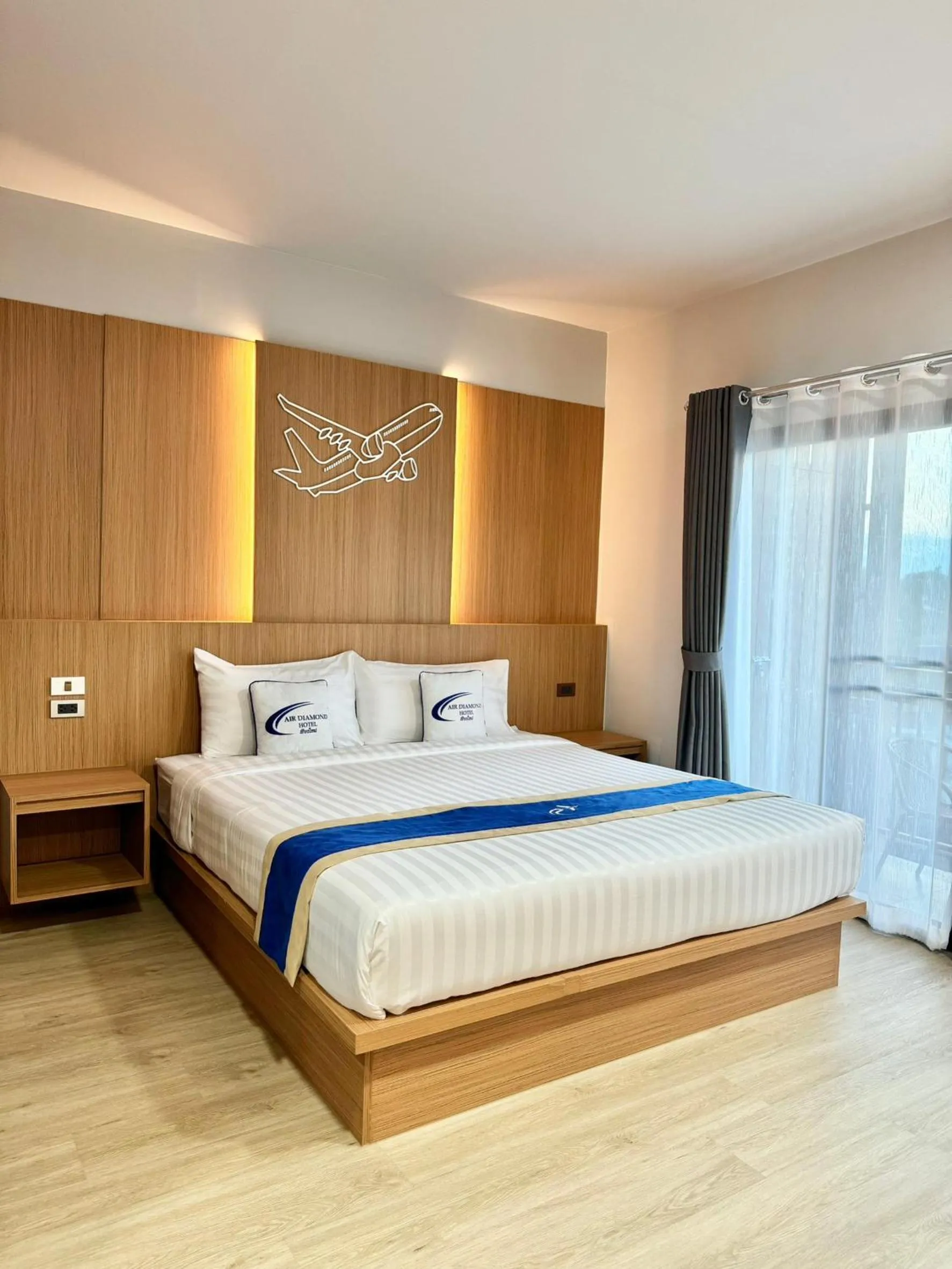 Photo of the whole room, Bed in Air Diamond Hotel