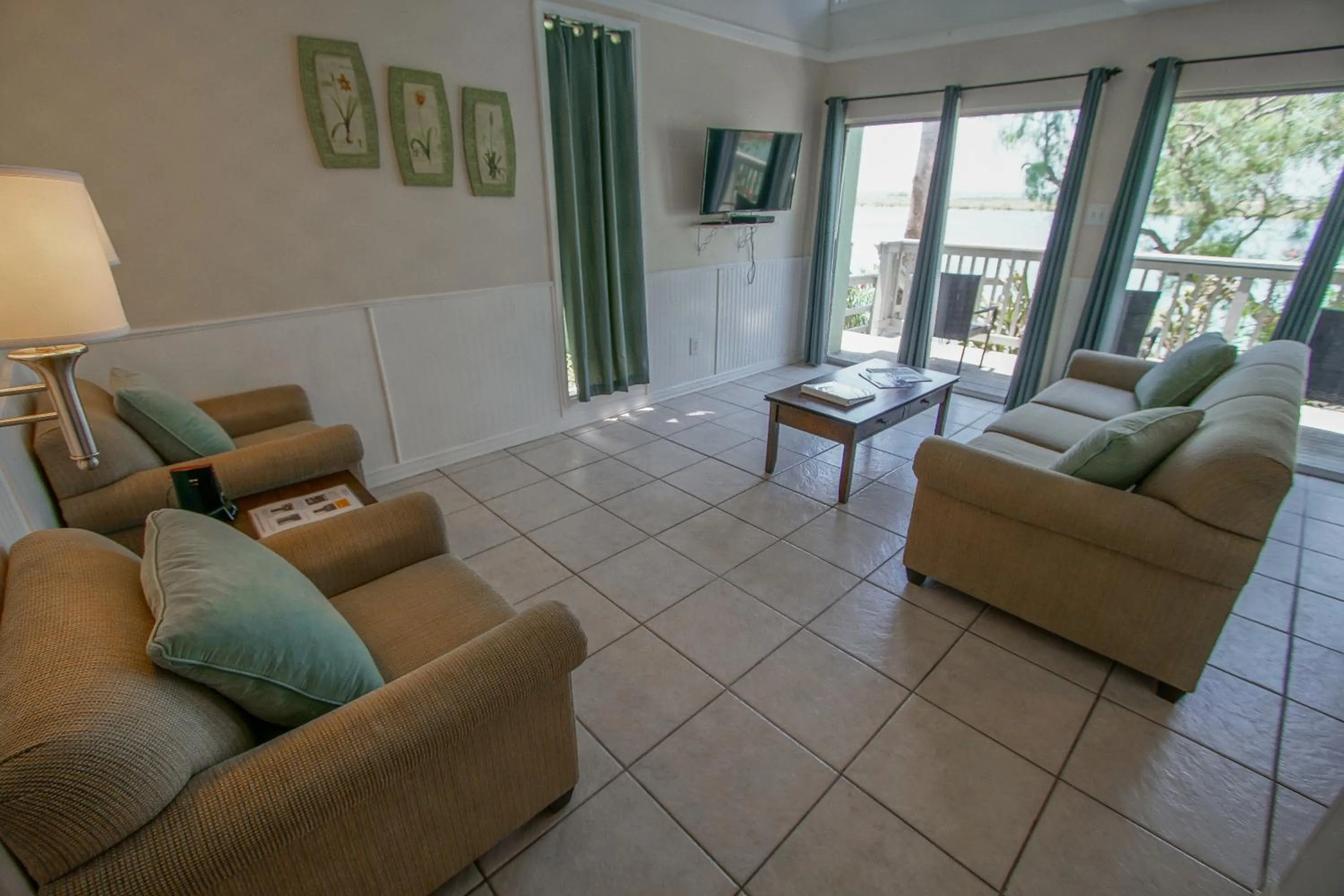 TV and multimedia in Multi Resorts at Puente Vista