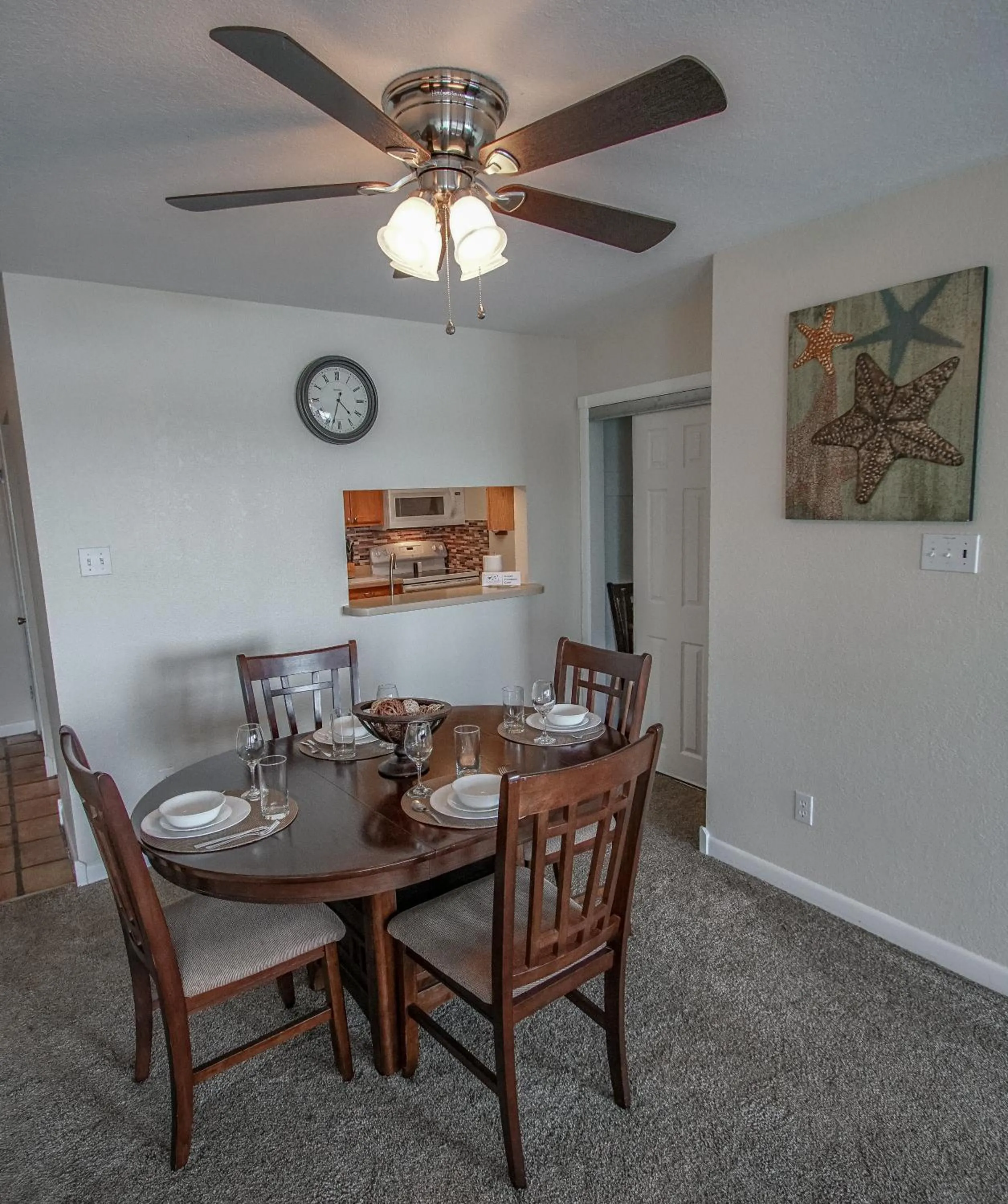 Dining area in Multi Resorts at Puente Vista